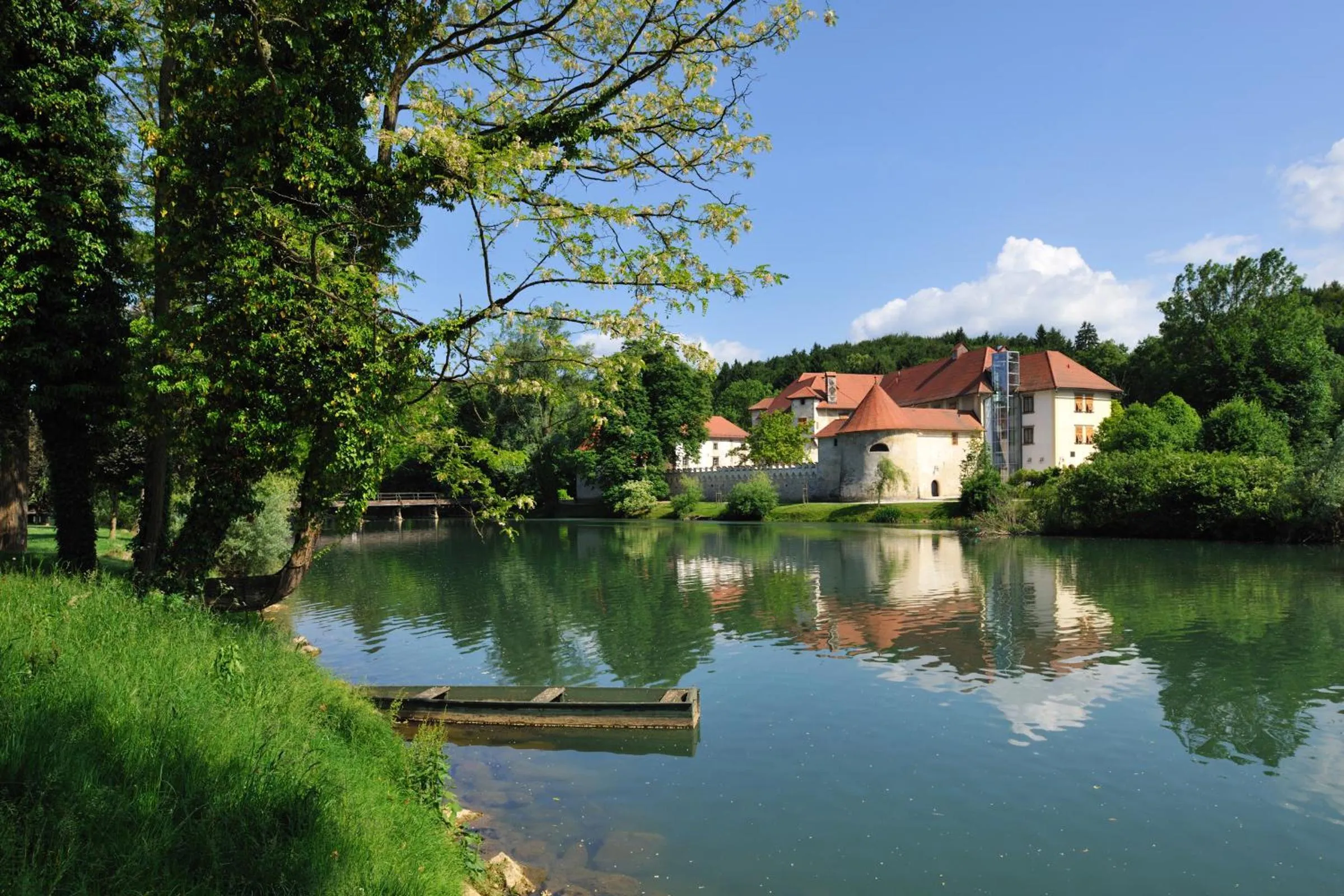 Facade/entrance in Hotel Grad Otočec - Relais Chateaux