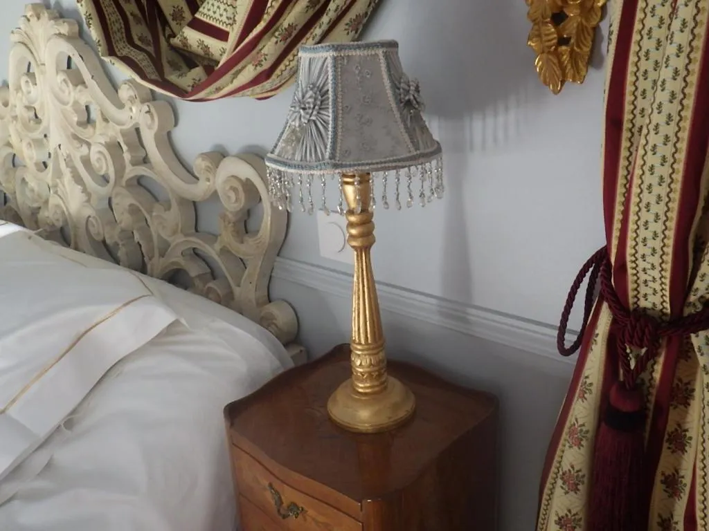 Bed in castel de la comtesse