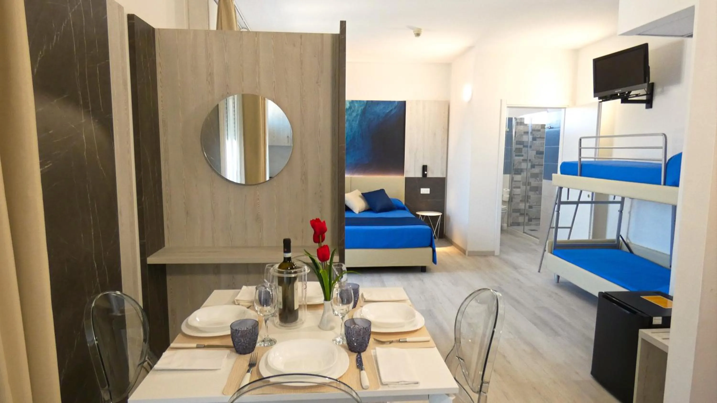 Living room, Bed in Hotel Beach