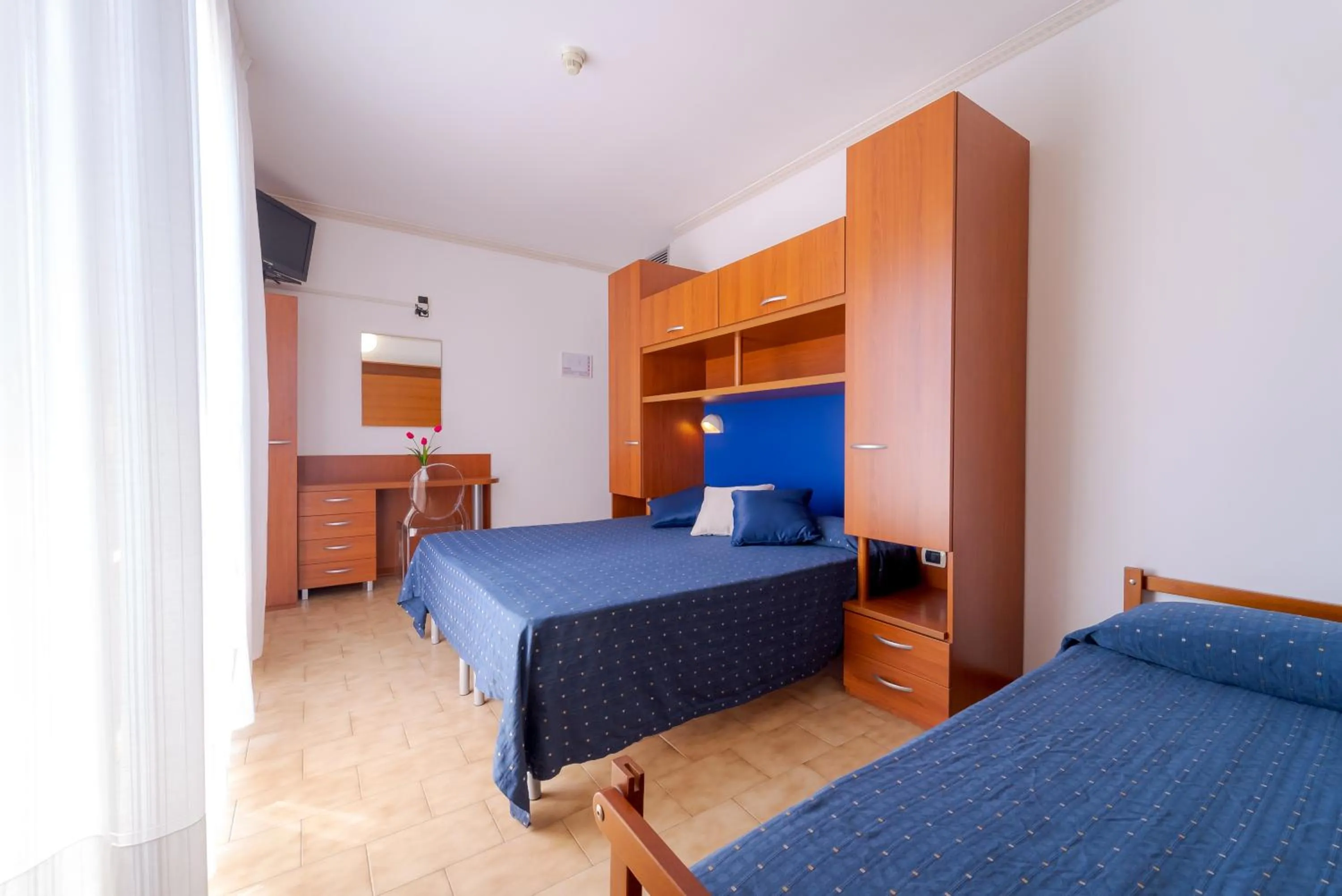 Photo of the whole room, Bed in Hotel Beach