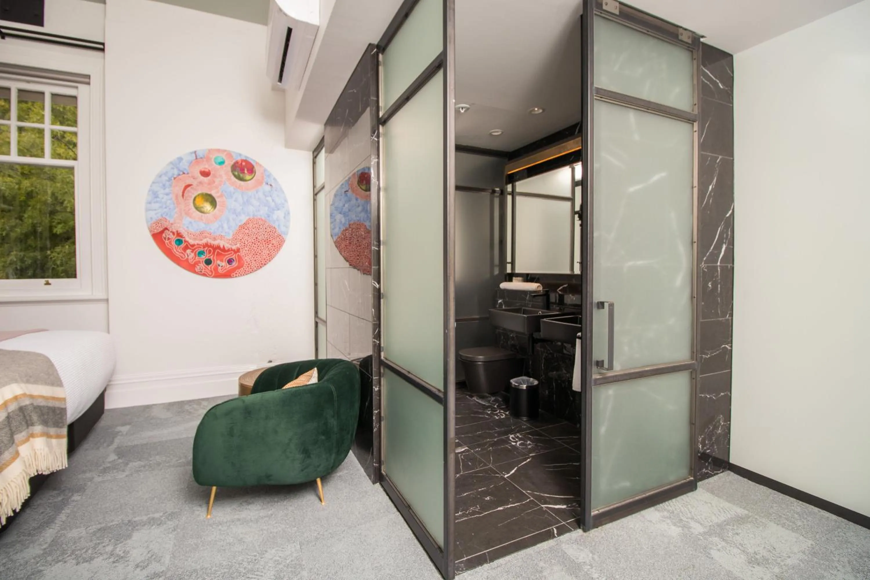 Shower in Clarence Boutique Hotel