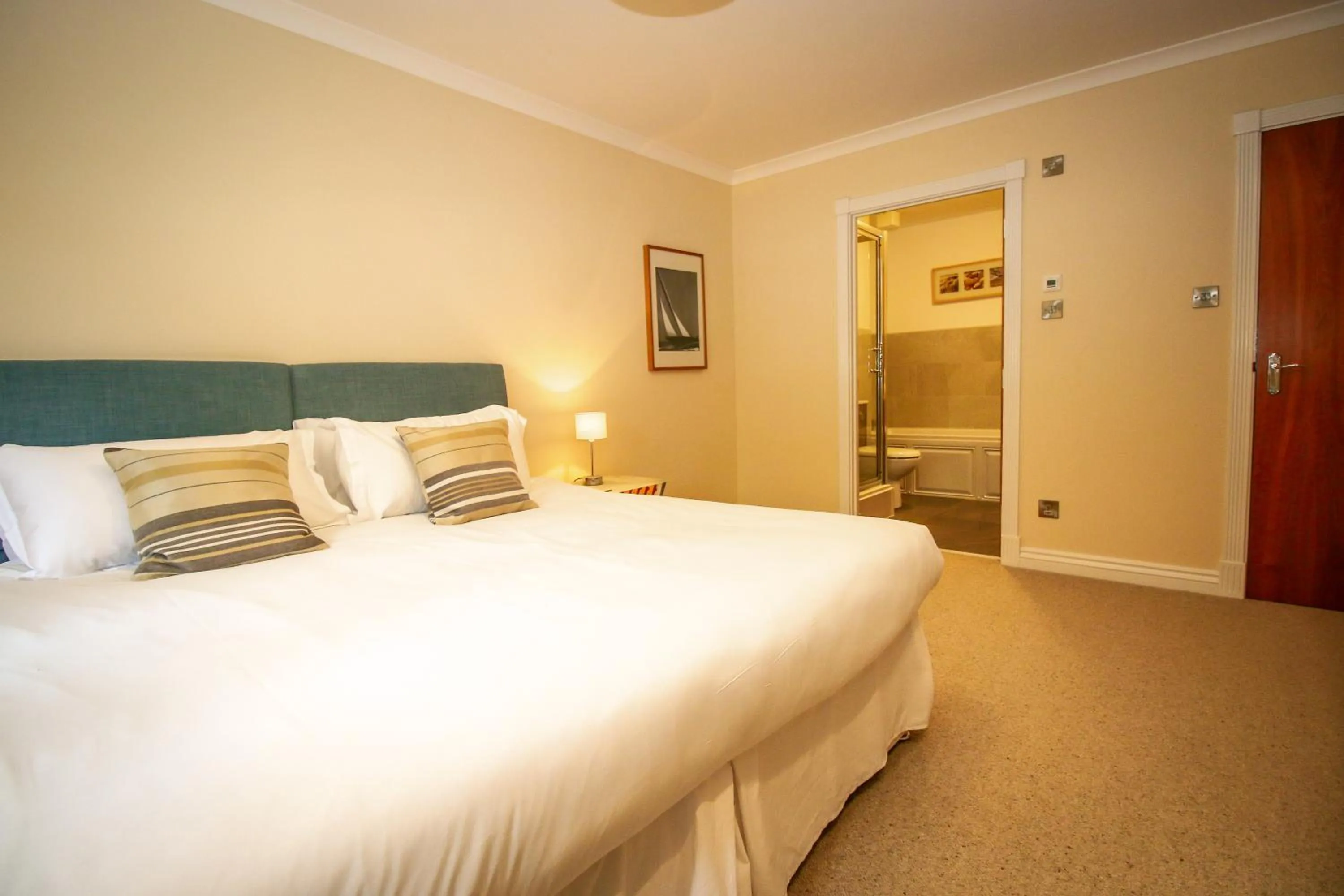 Bed in Turnberry Apartments