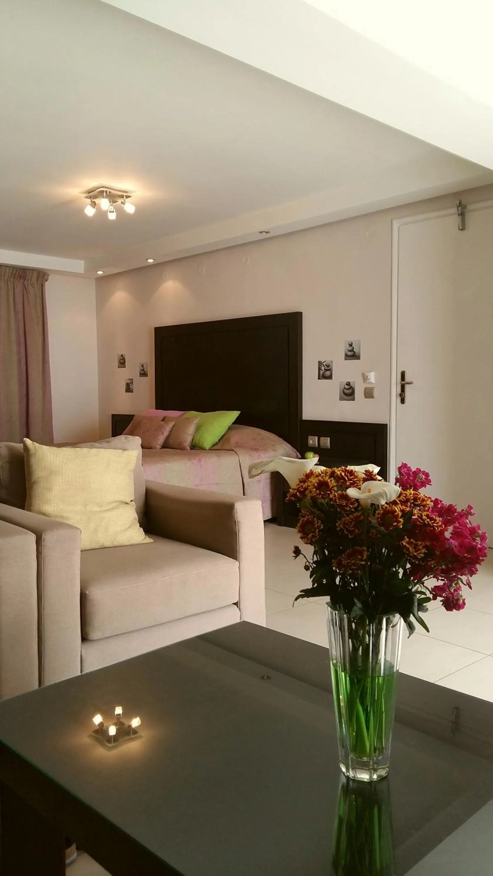 Seating area in Hotel Tolo