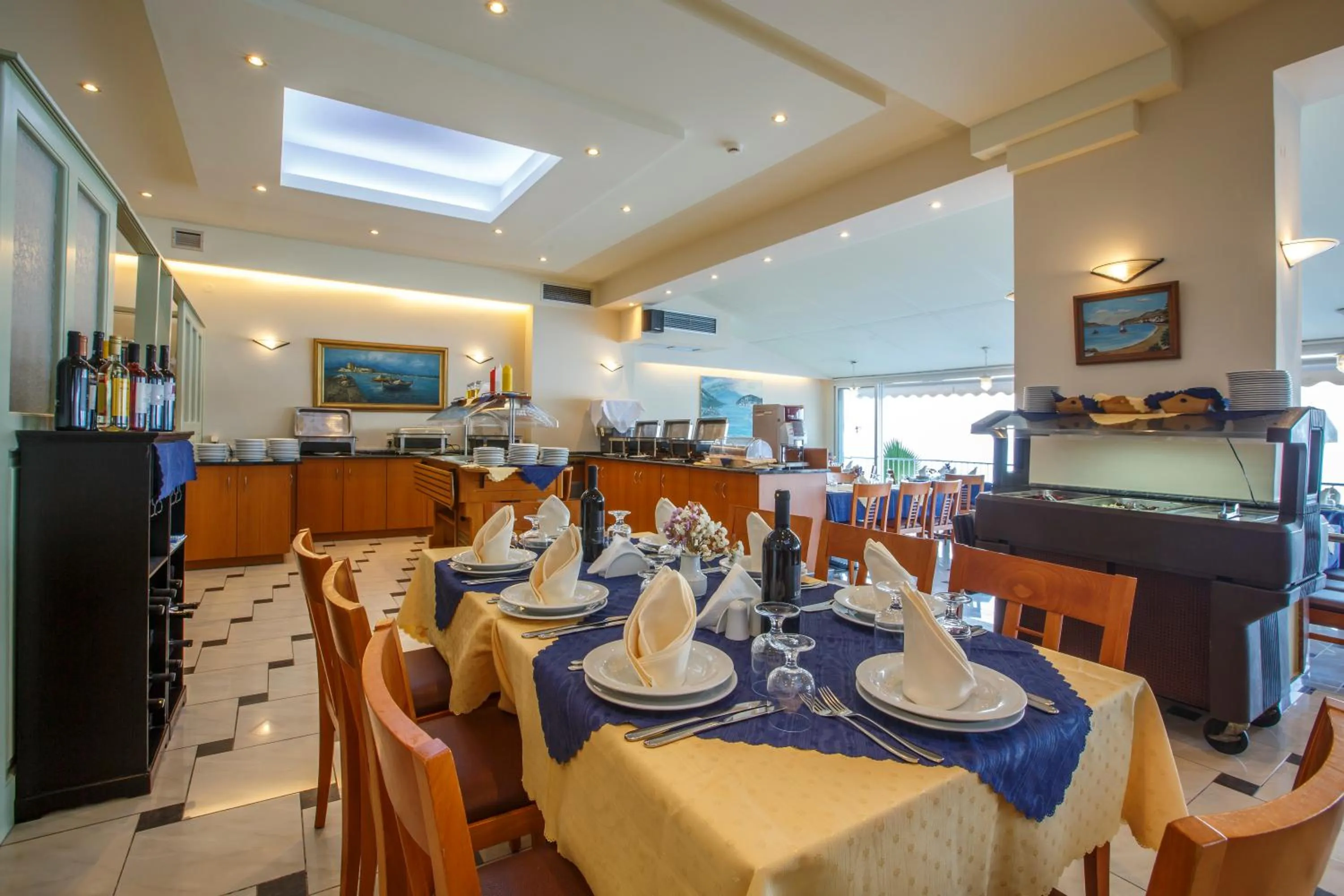 Restaurant/places to eat in Hotel Tolo