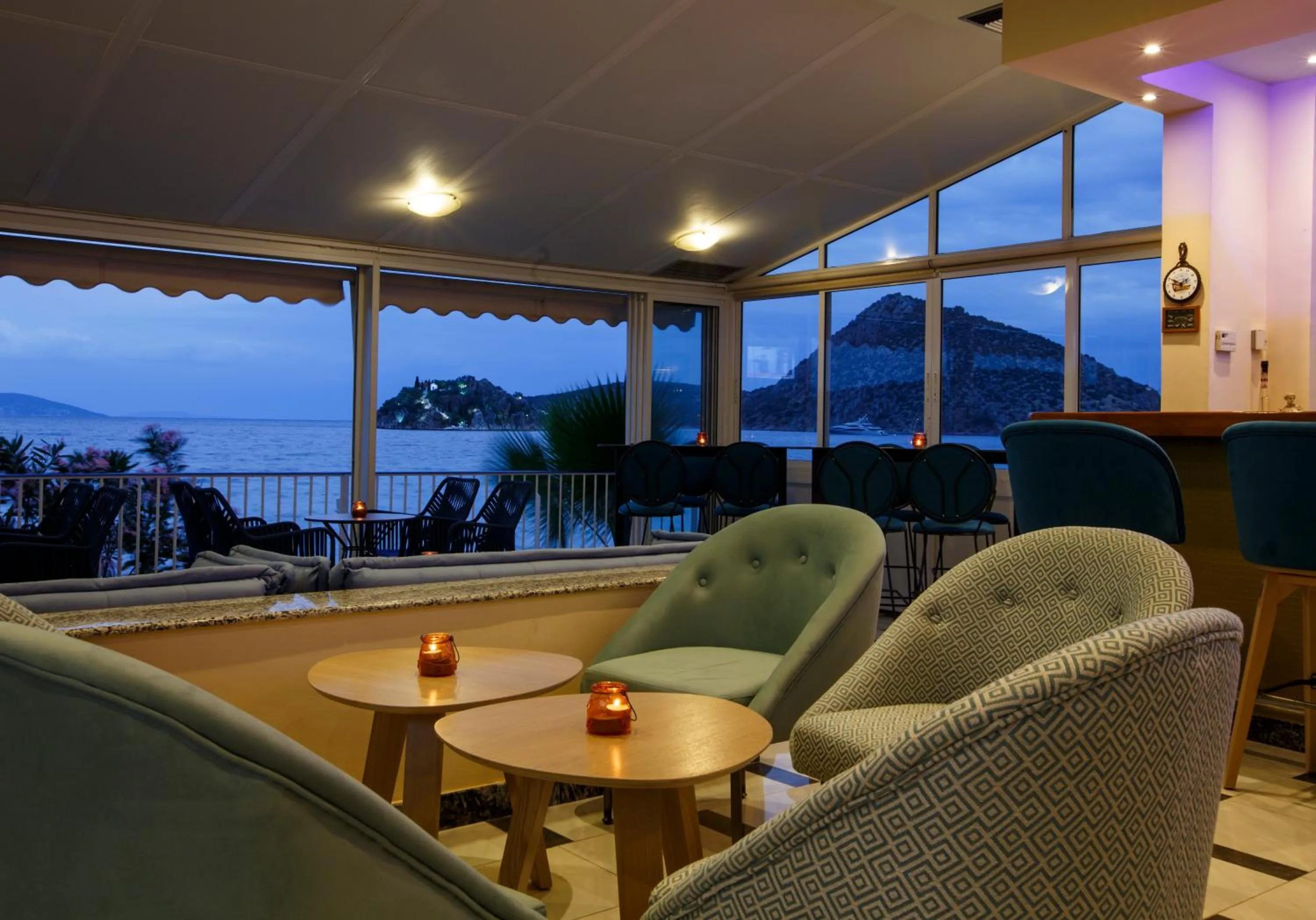 Lounge or bar in Hotel Tolo