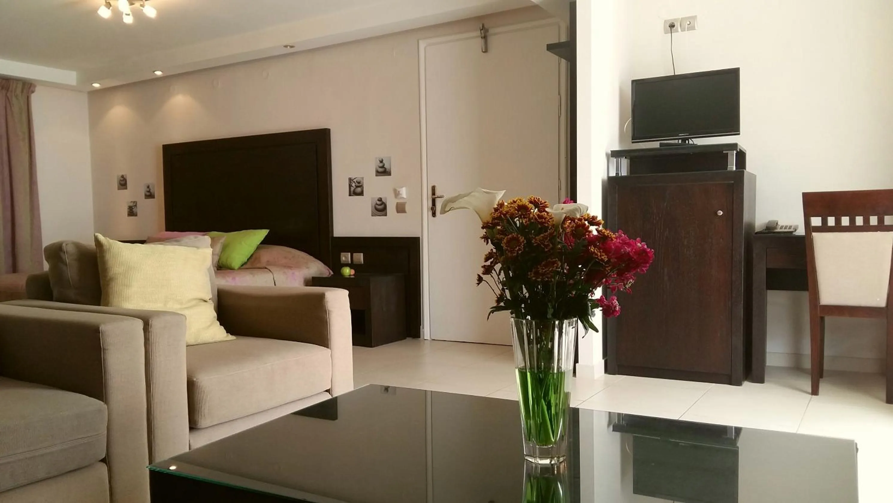 Seating area in Hotel Tolo