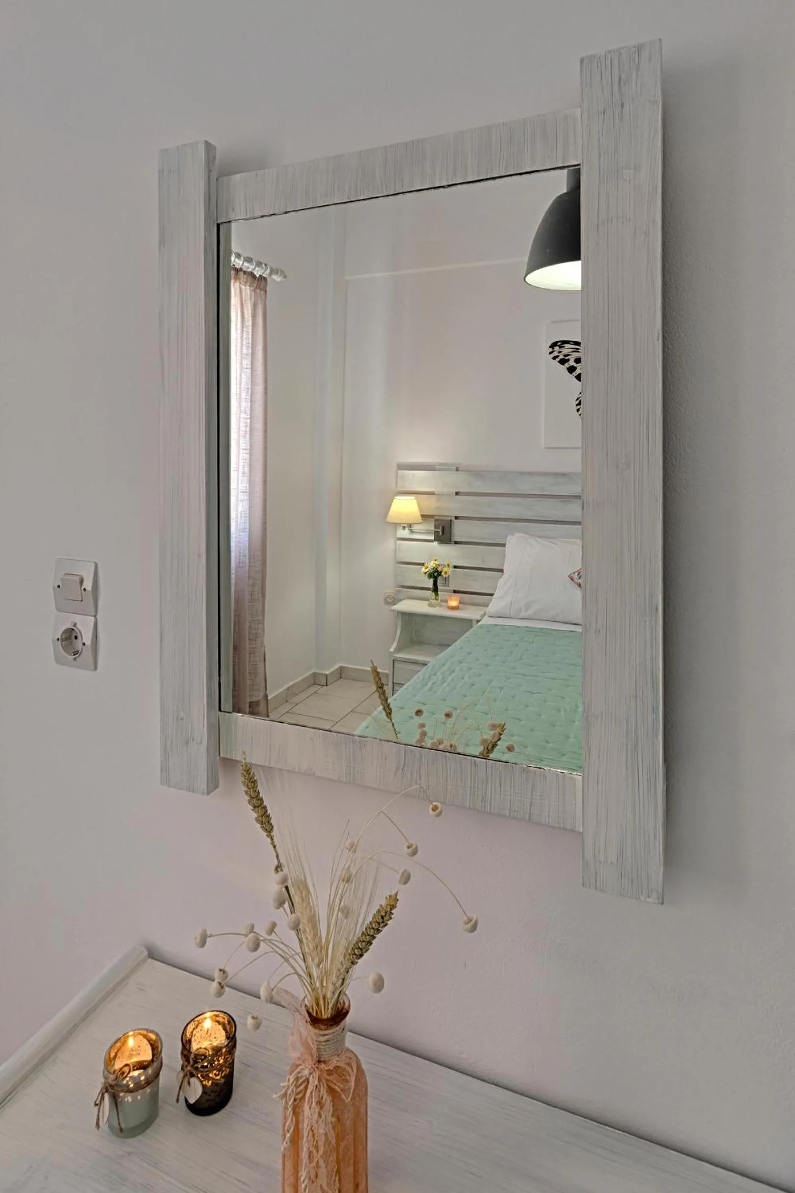 Decorative detail, Bed in Letta's Apartments