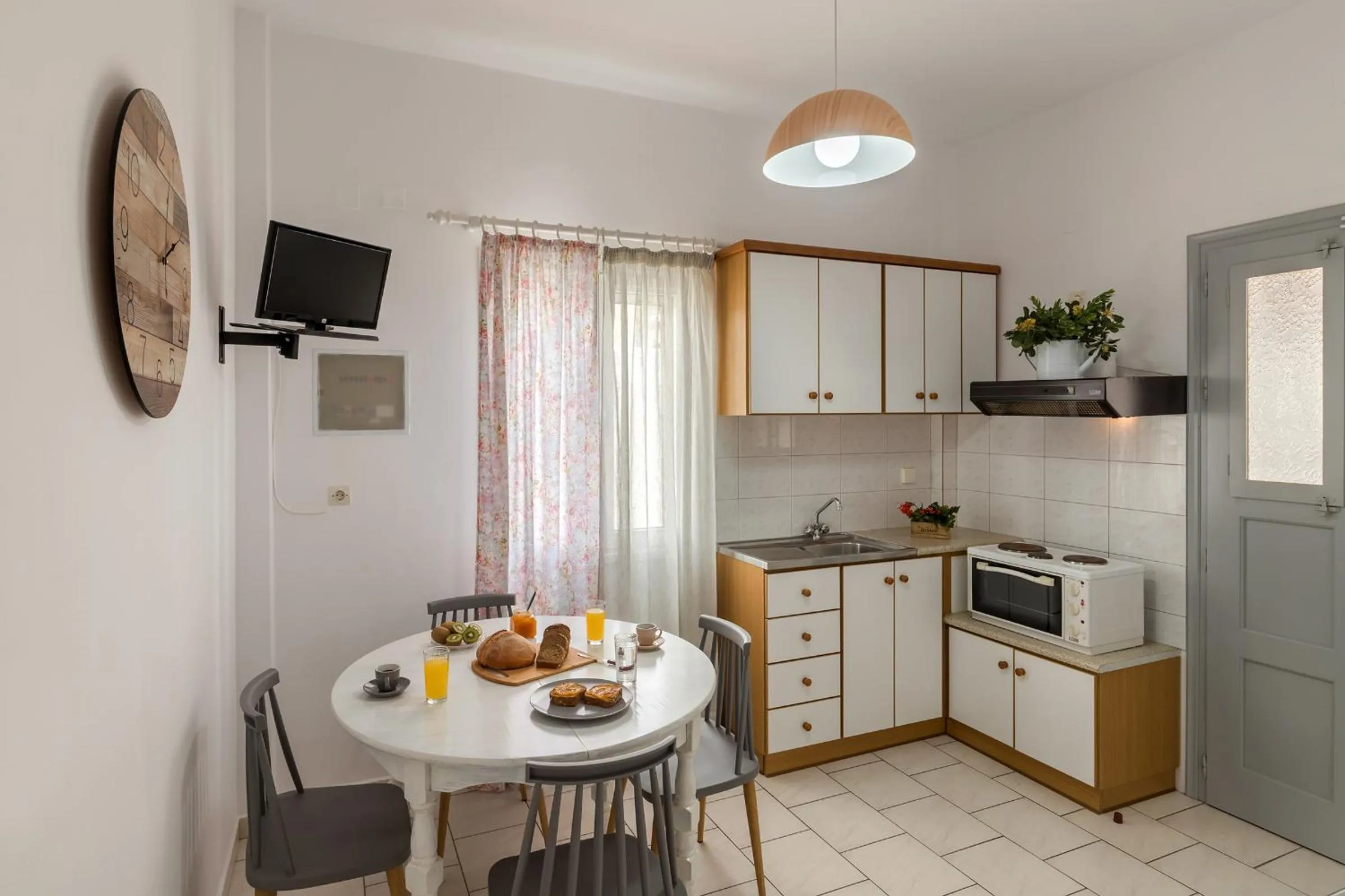 Kitchen or kitchenette in Letta's Apartments