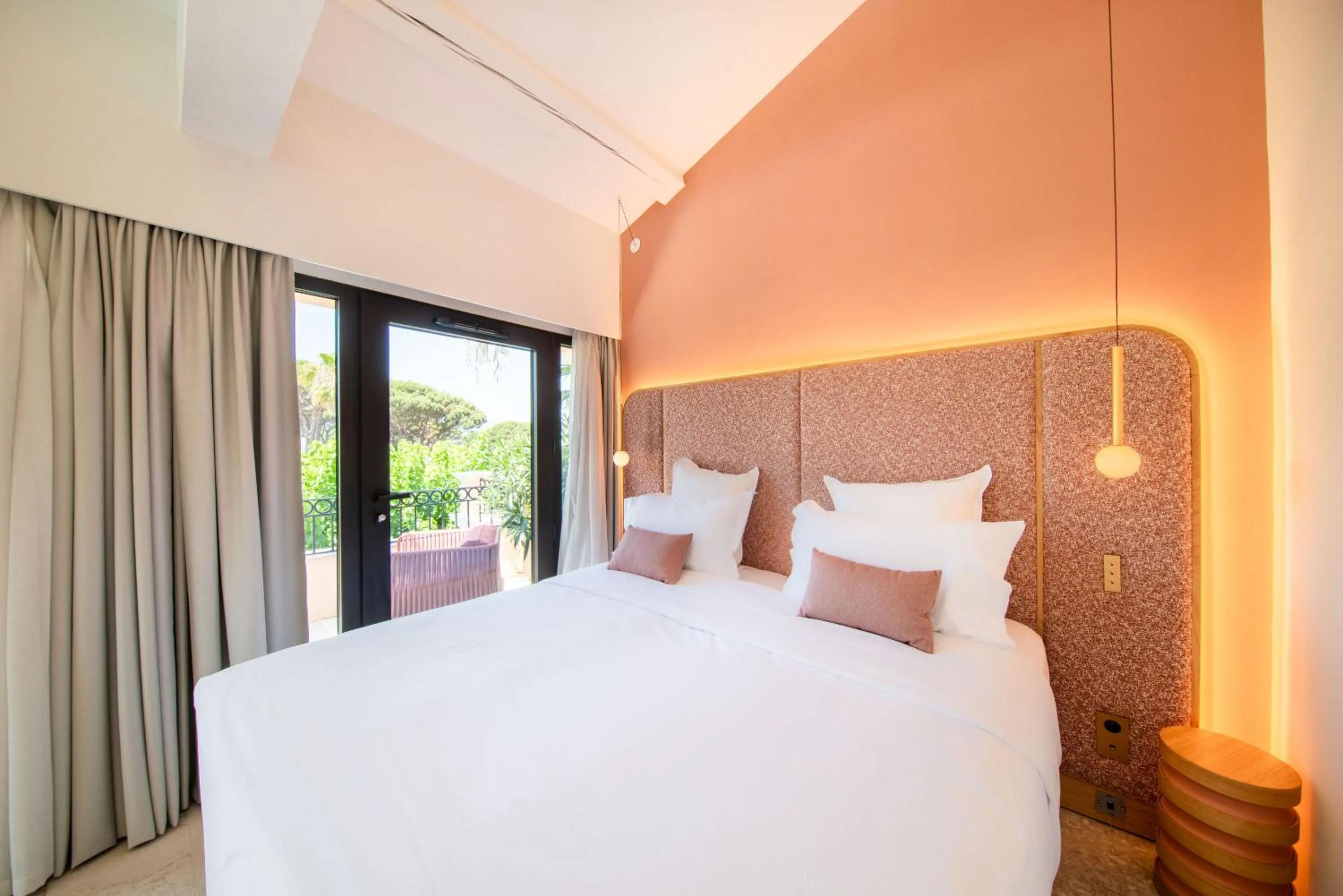 Bed in Hotel Brin d'Azur - Saint Tropez