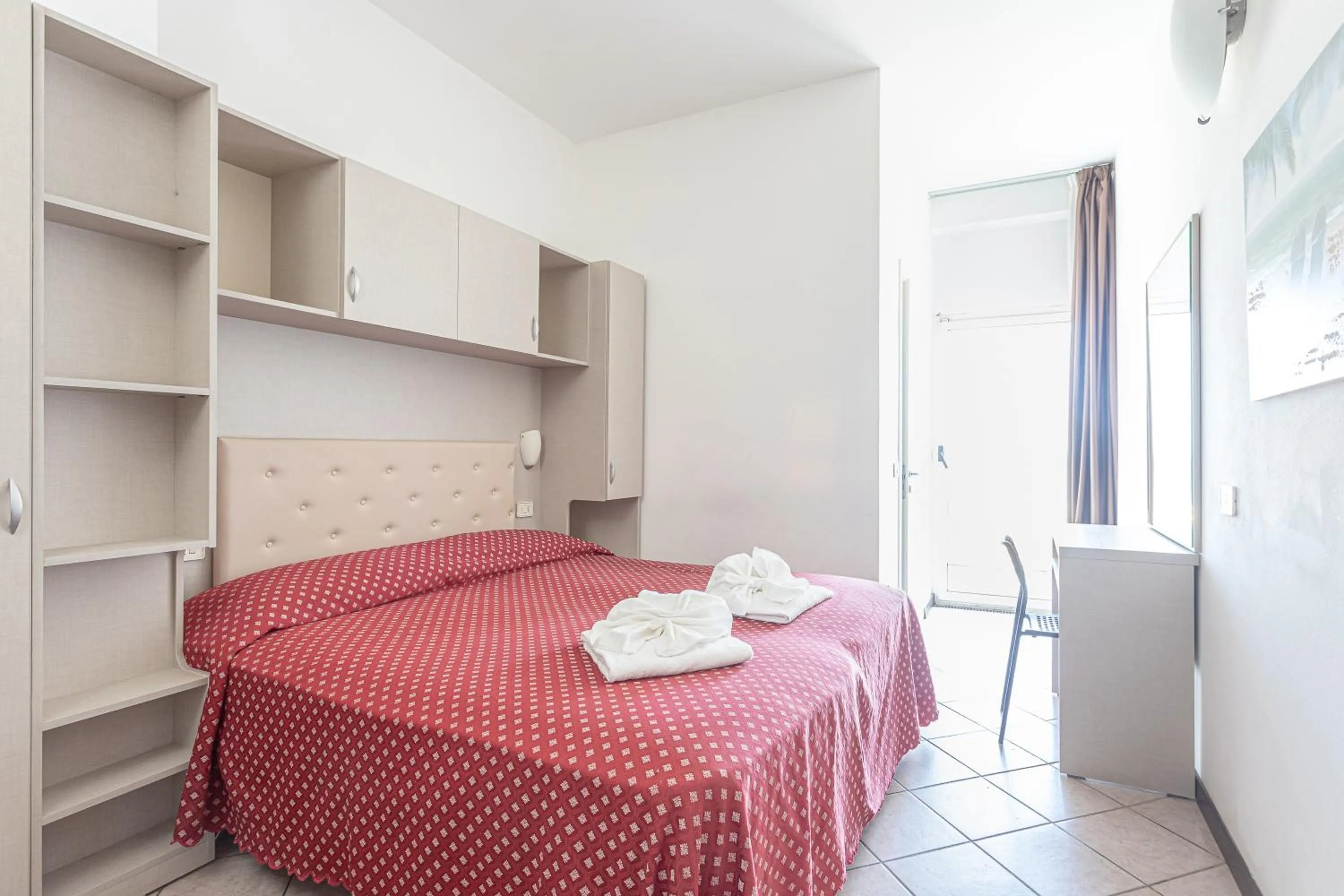 Bedroom, Bed in Hotel Blumen