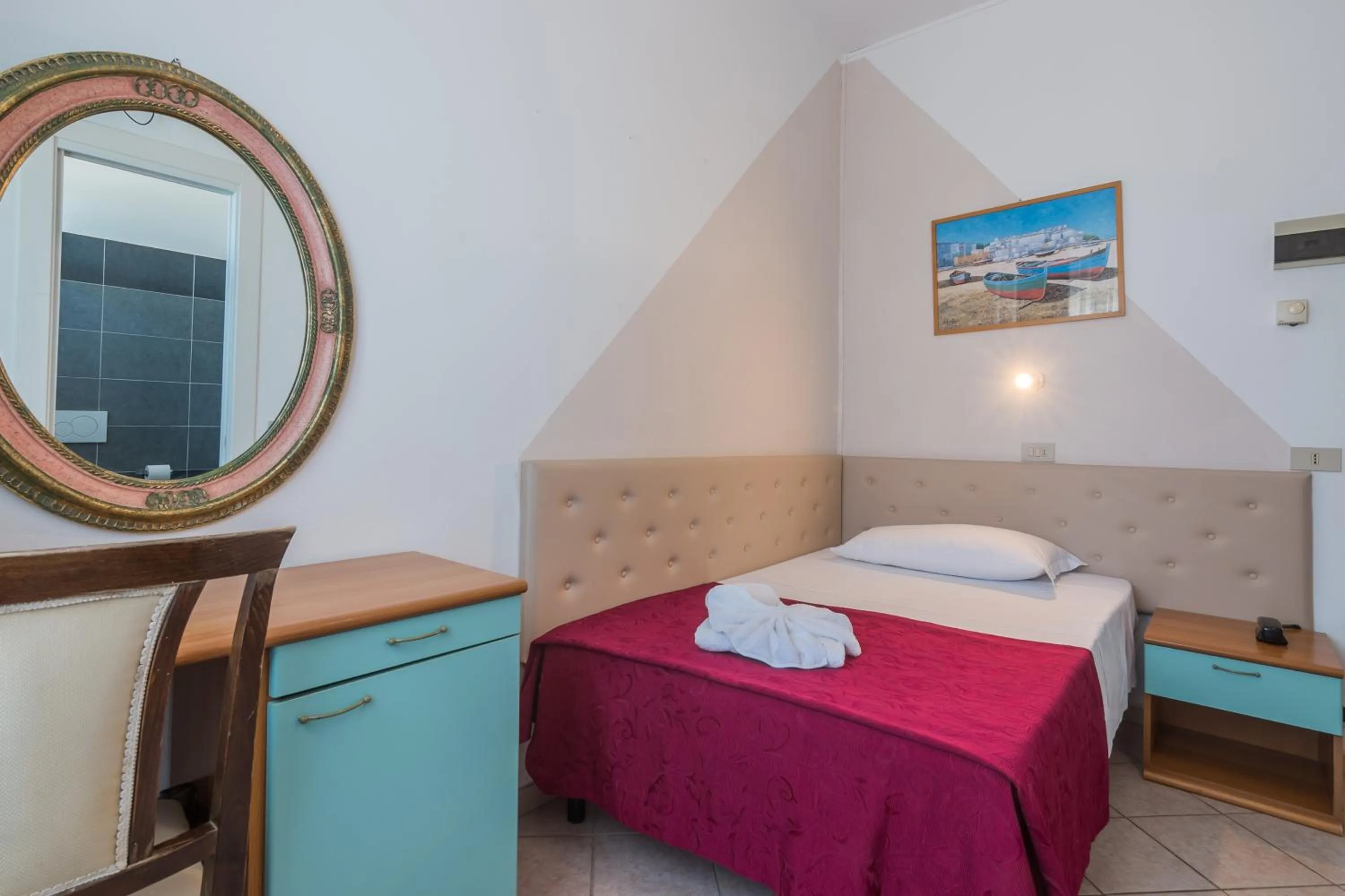 Bedroom, Bed in Hotel Blumen