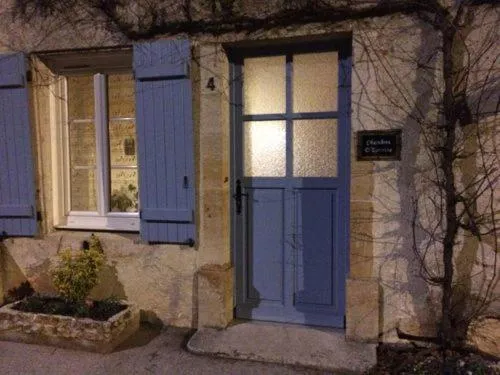 Property building in Les Chambres d'Eponine