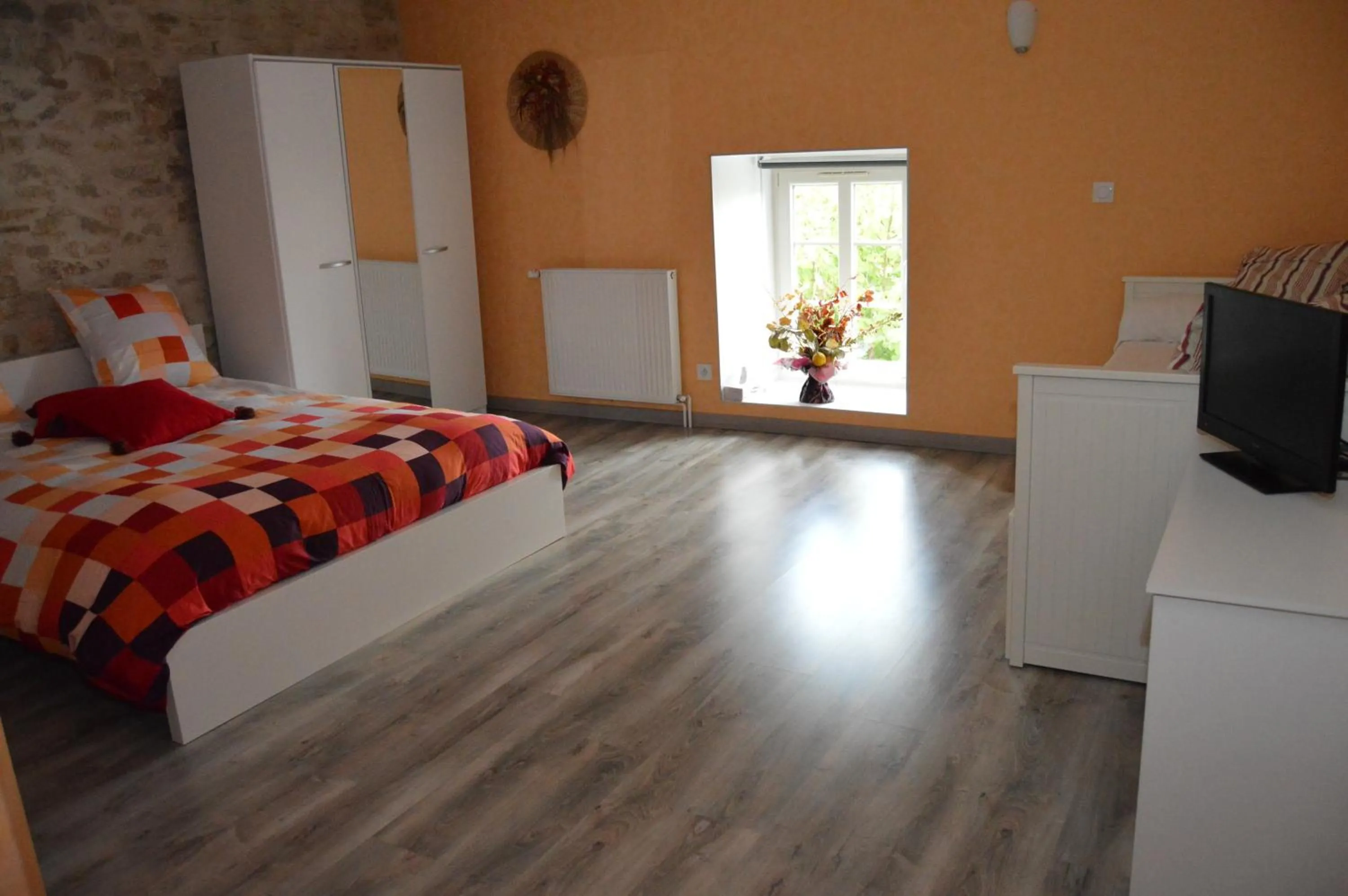 View (from property/room), Bed in Les Chambres d'Eponine