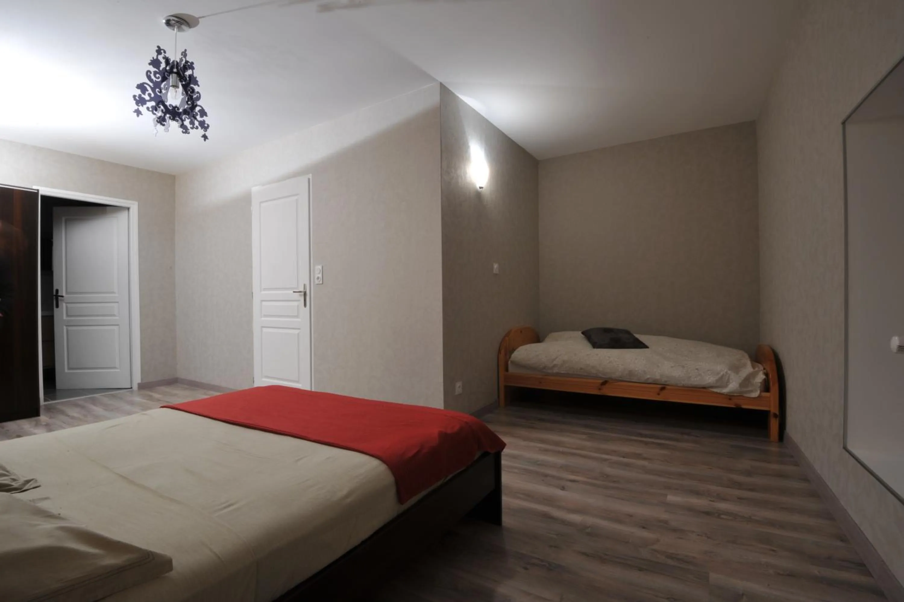 Photo of the whole room, Bed in Les Chambres d'Eponine