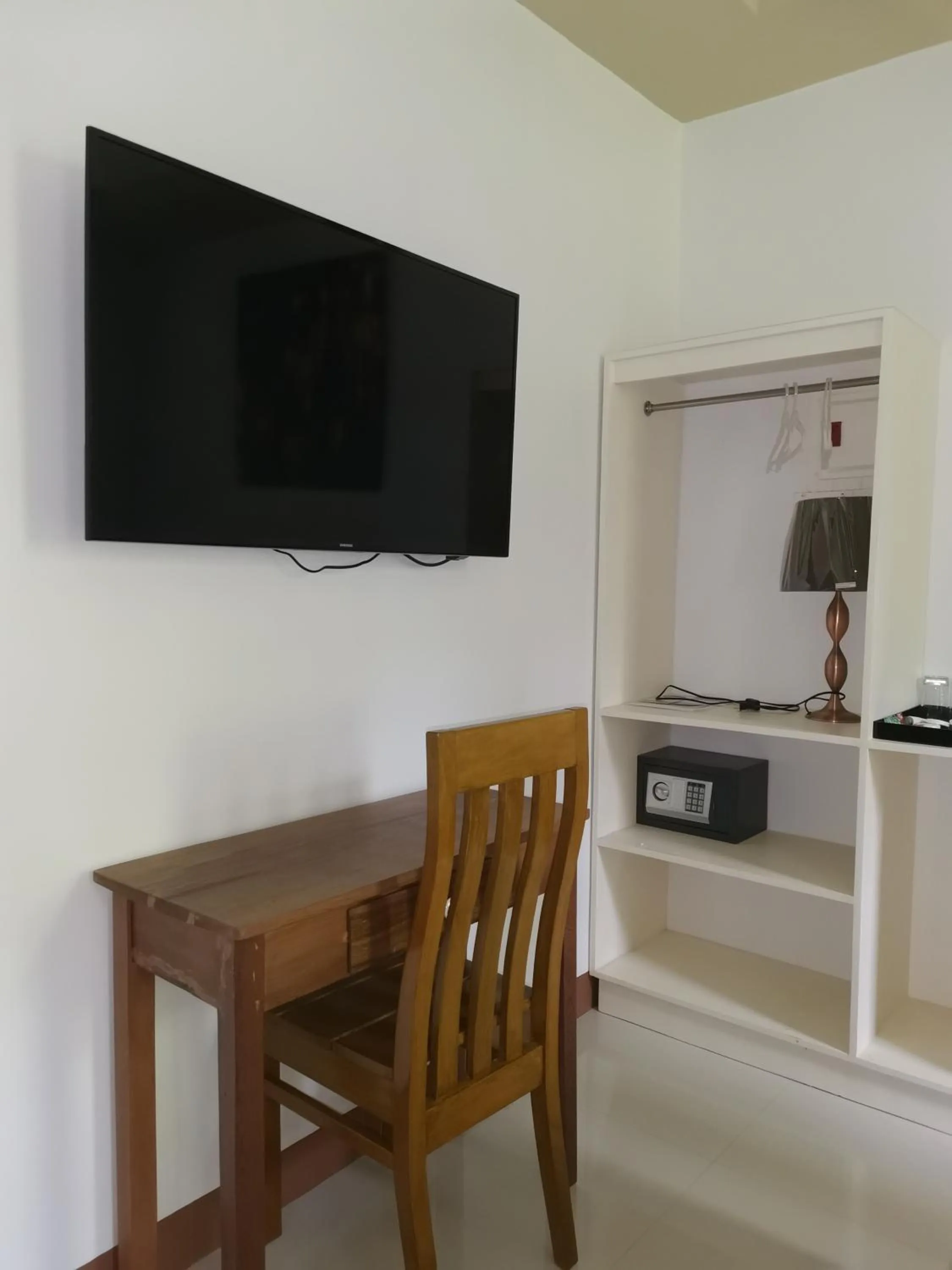 TV and multimedia in Layang Layang Home