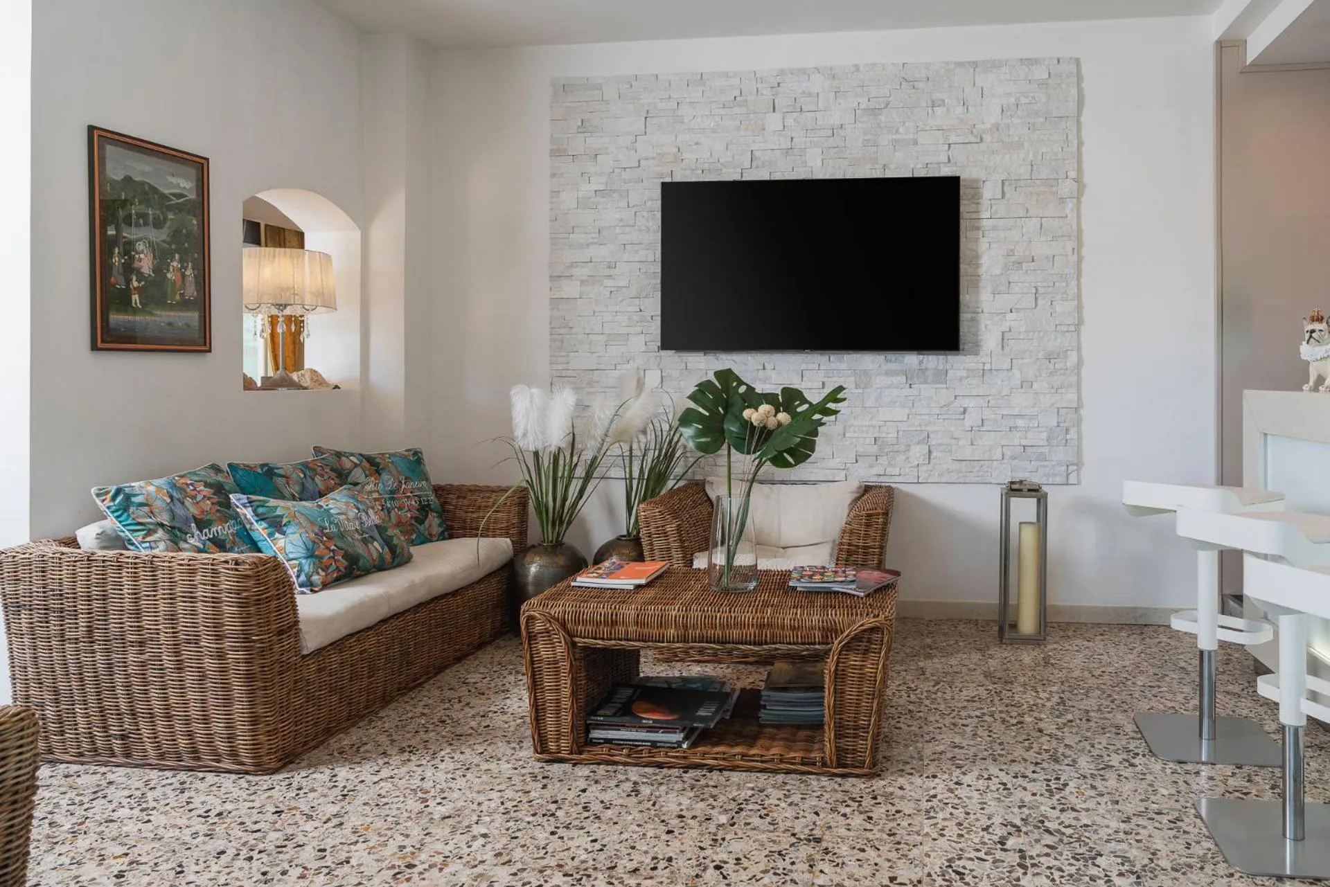 Communal lounge/ TV room in Hotel Ca' Bianca