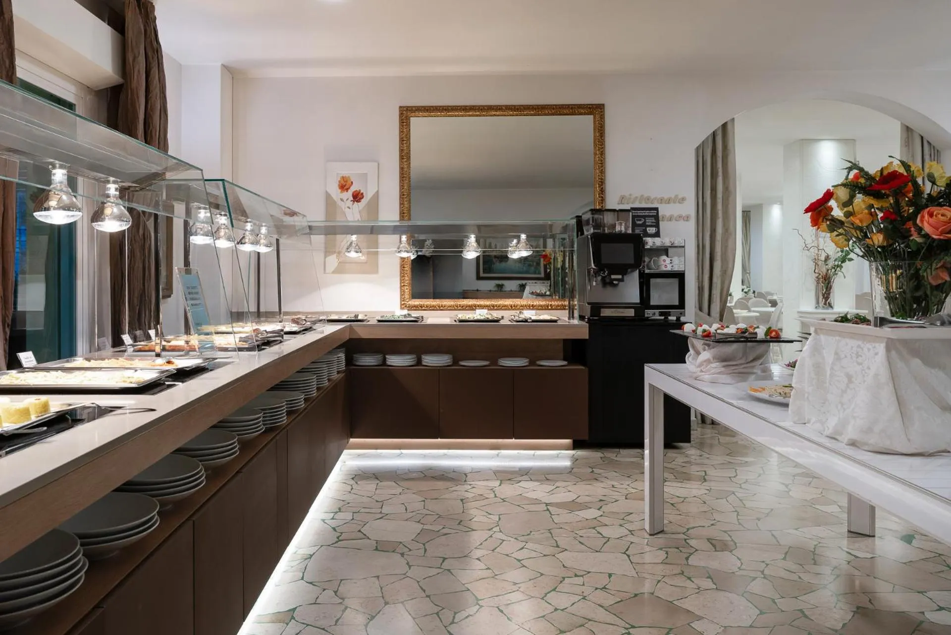 Food and drinks in Hotel Ca' Bianca