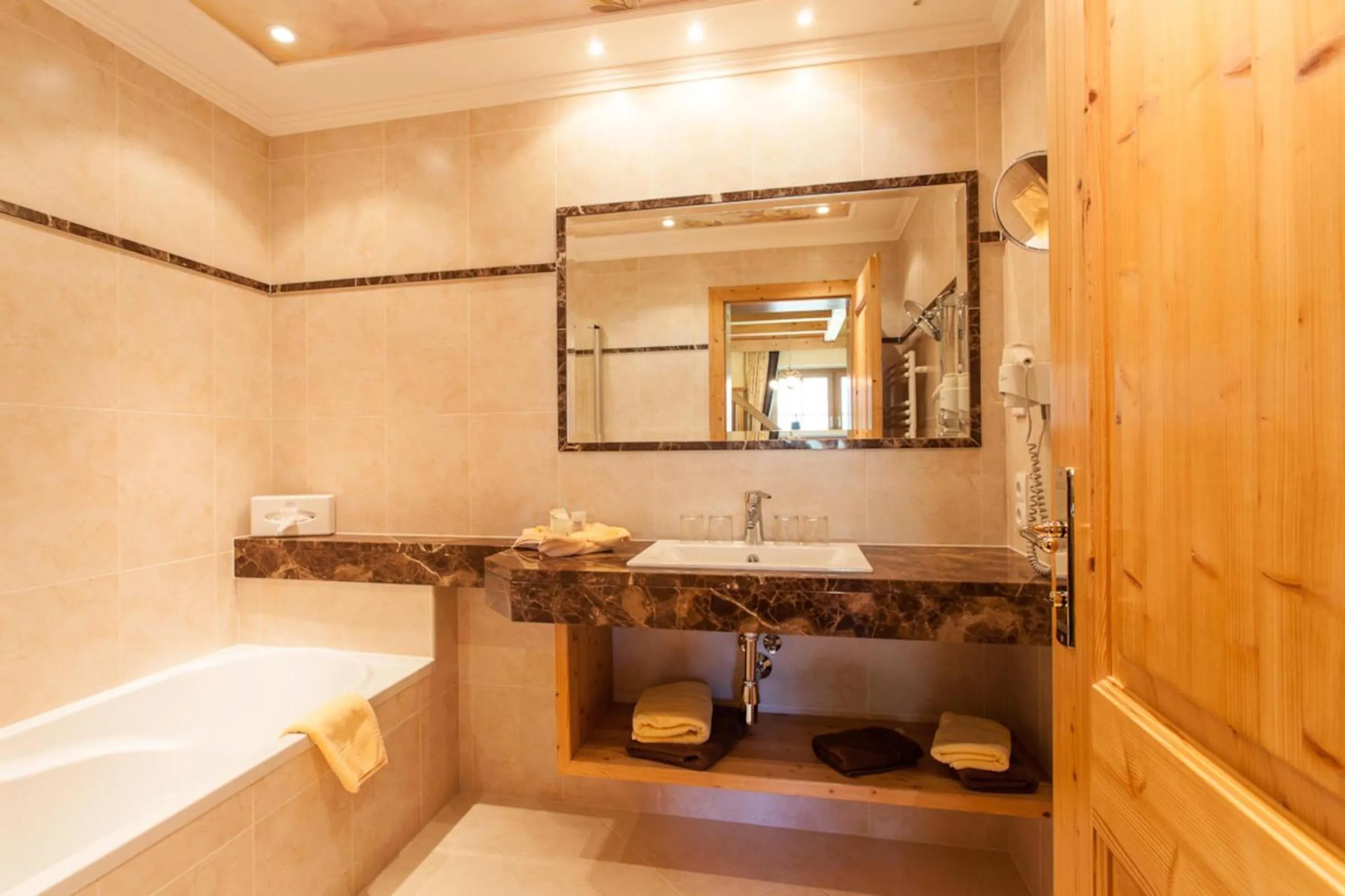 Bathroom in Rimlhof by A CASA