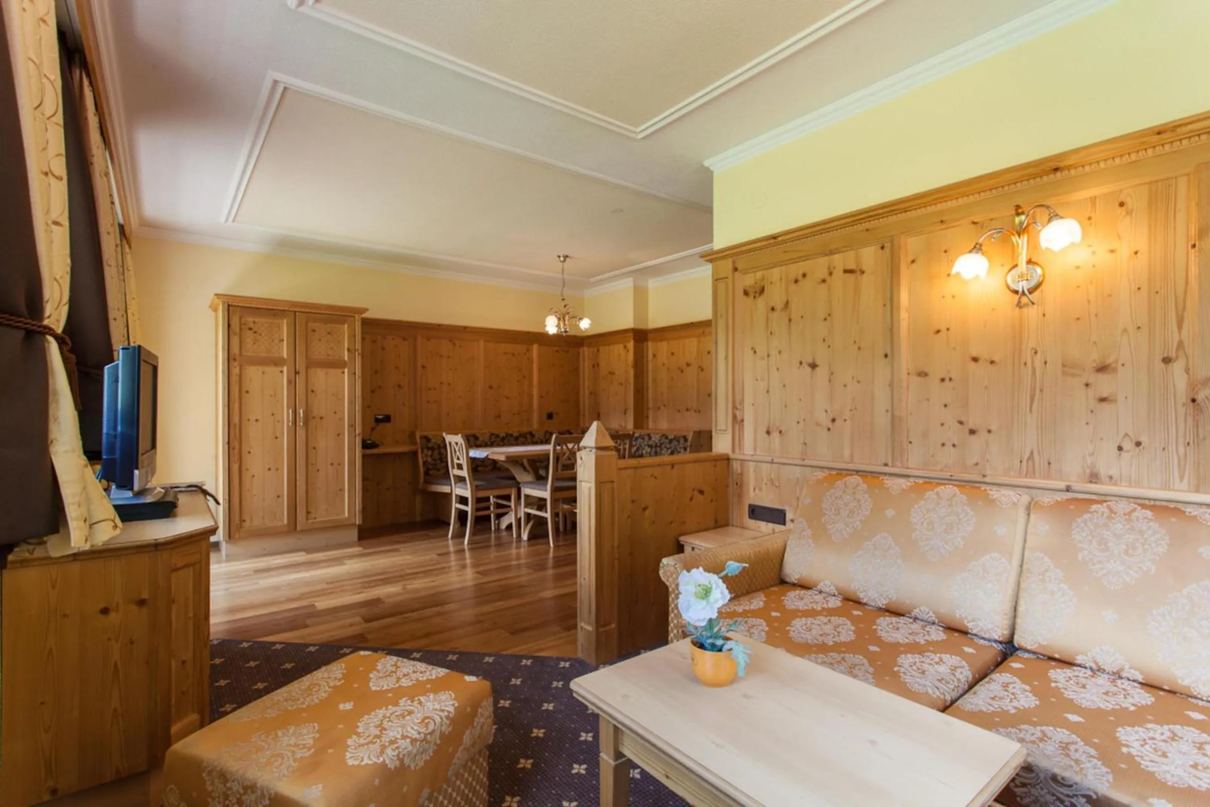 TV and multimedia in Rimlhof by A CASA
