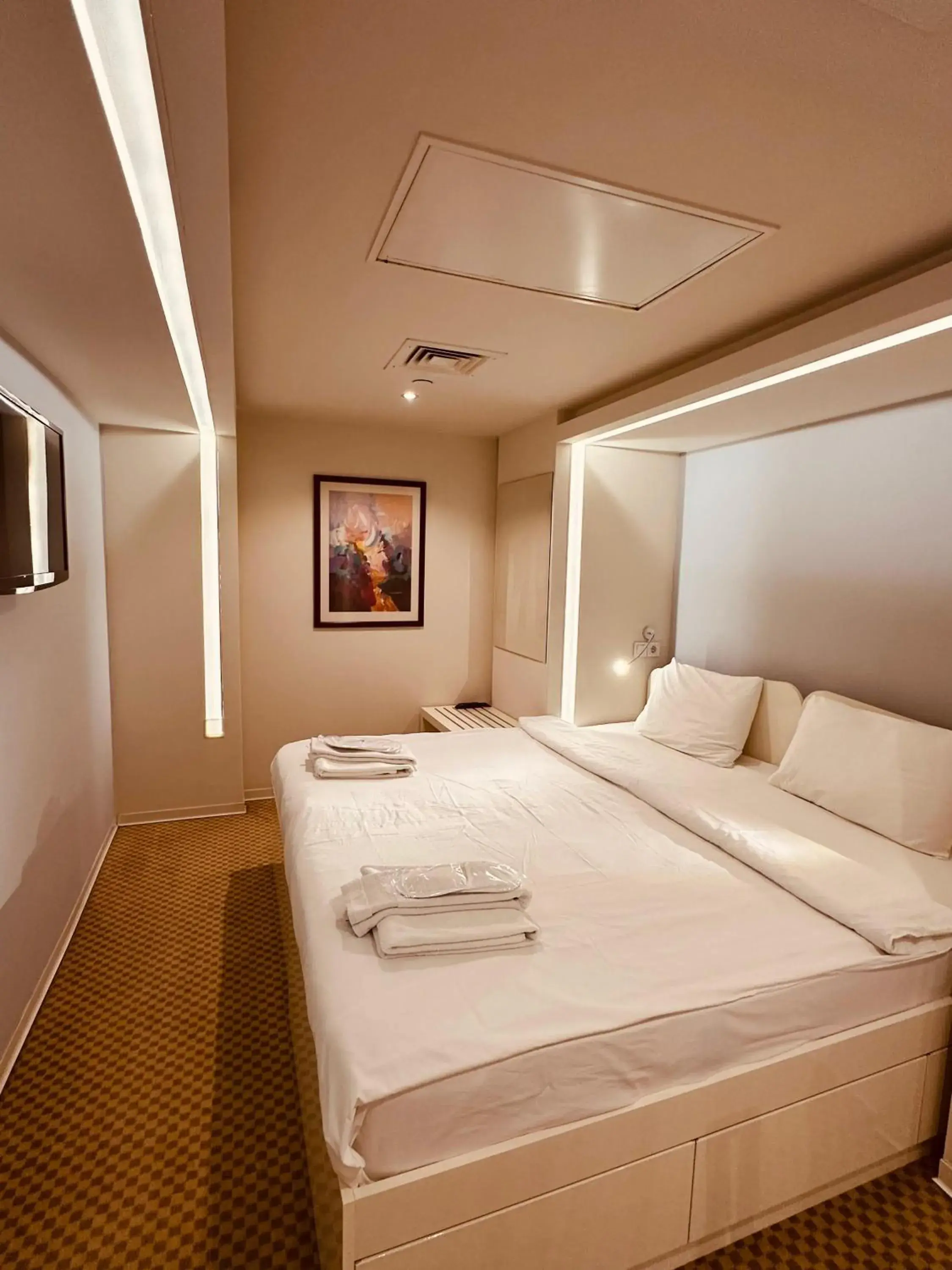 Bed in Ortakoy Aparts Bed in Ortakoy Aparts