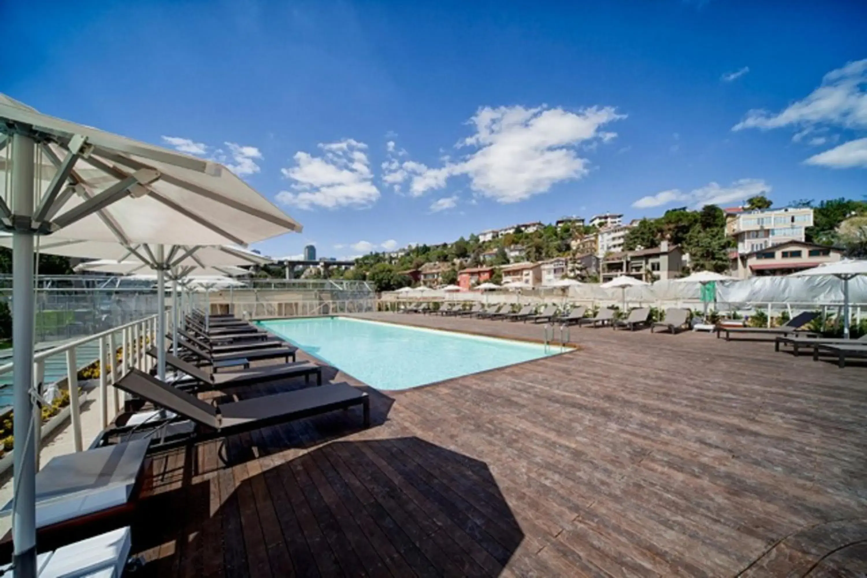 Swimming pool in Ortakoy Aparts Swimming pool in Ortakoy Aparts