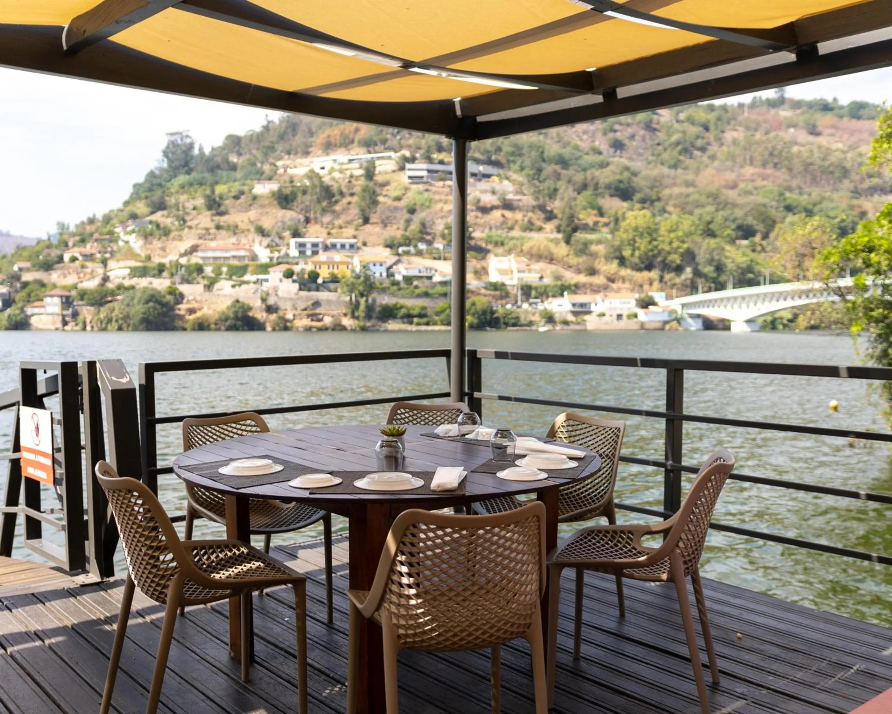Restaurant/places to eat in Douro Hotel Porto Antigo