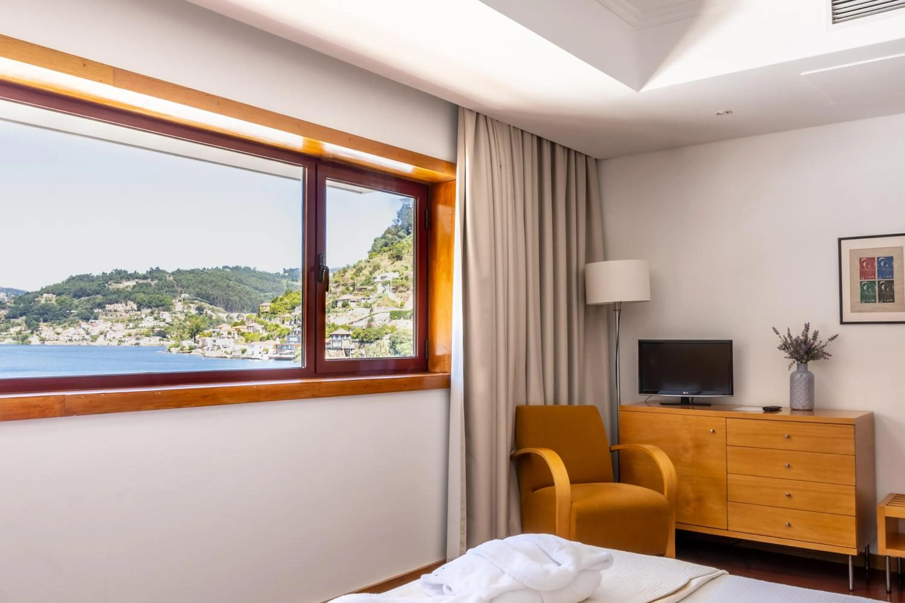 Bed in Douro Hotel Porto Antigo