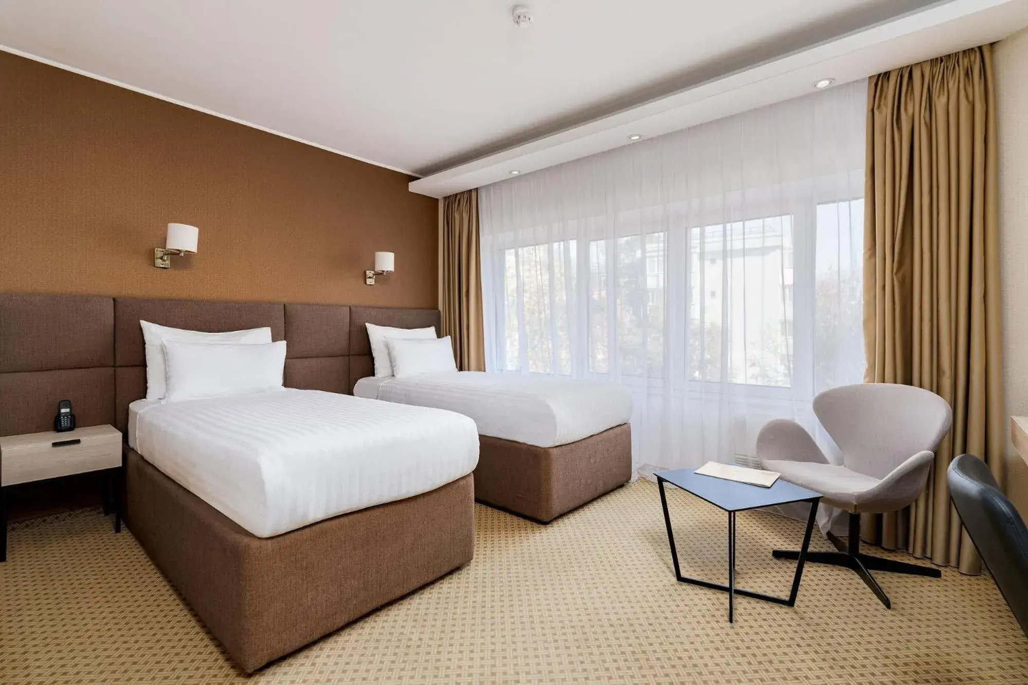 Bedroom, Bed in Crystal Palace Hotel Bedroom, Bed in Crystal Palace Hotel