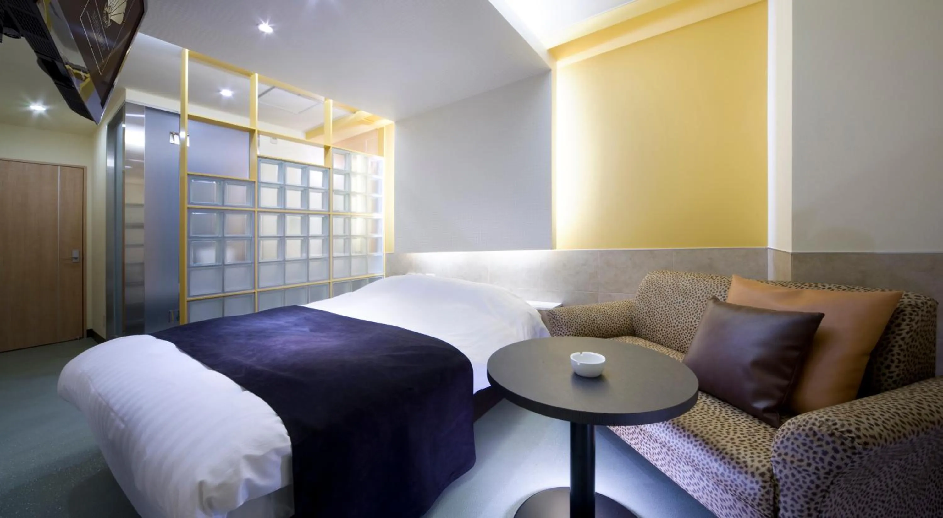 Bed in Hotel Glow Yokkaichi (Adult Only)