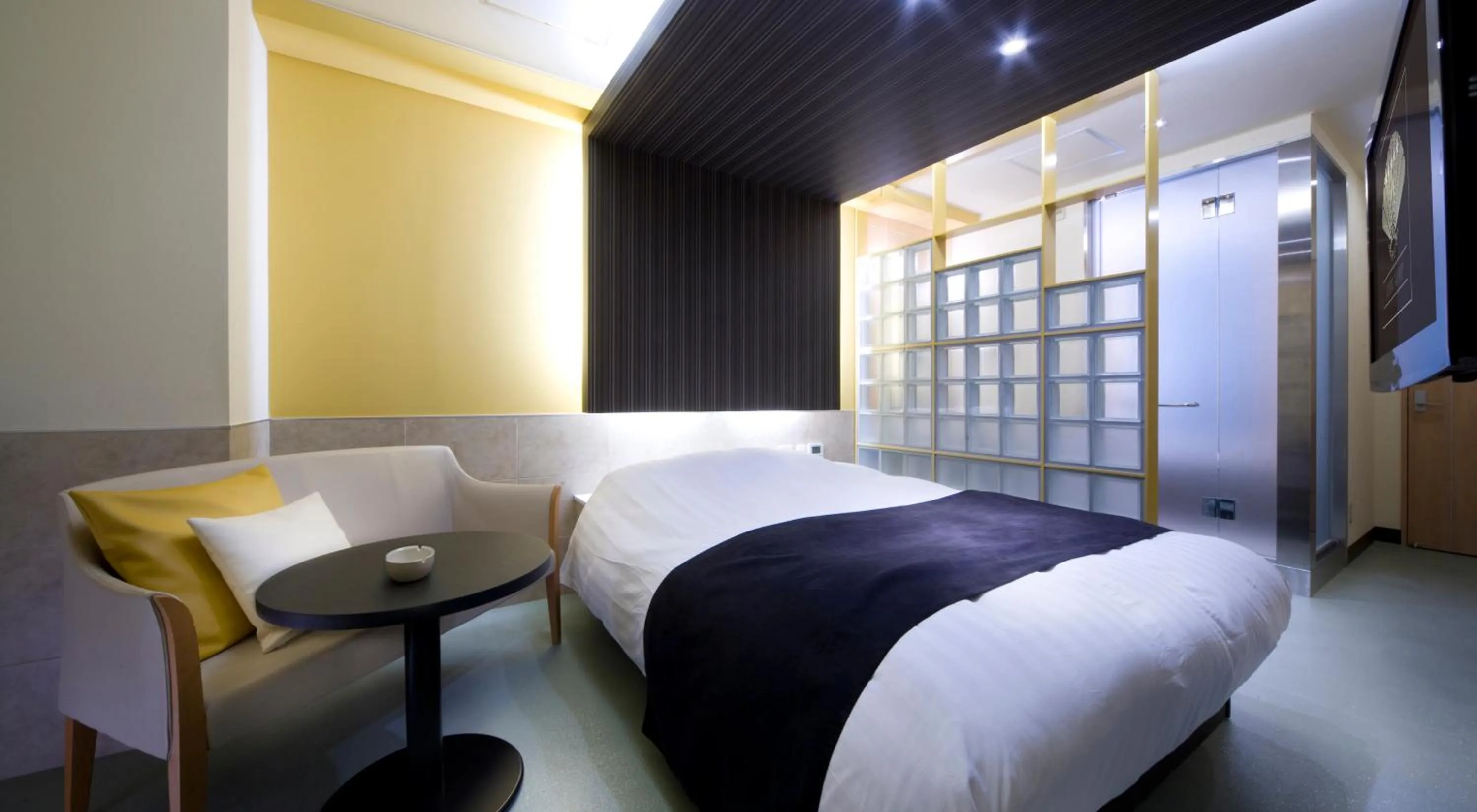 Bed in Hotel Glow Yokkaichi (Adult Only)