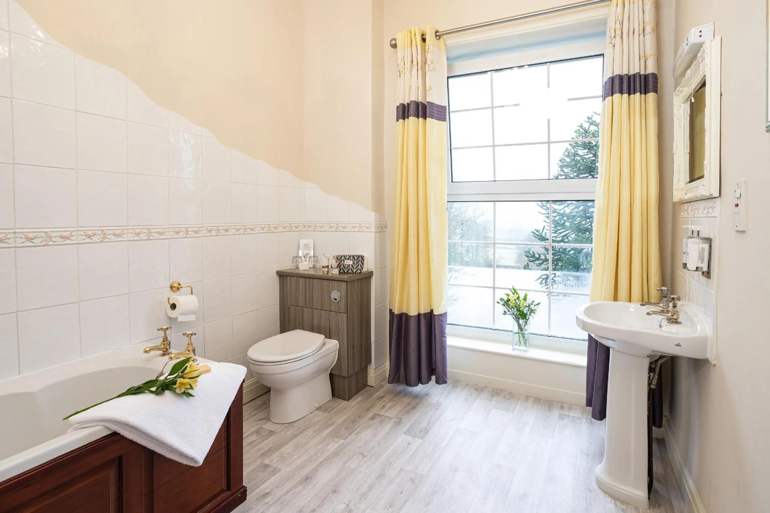 Bathroom in Ees Wyke Country House