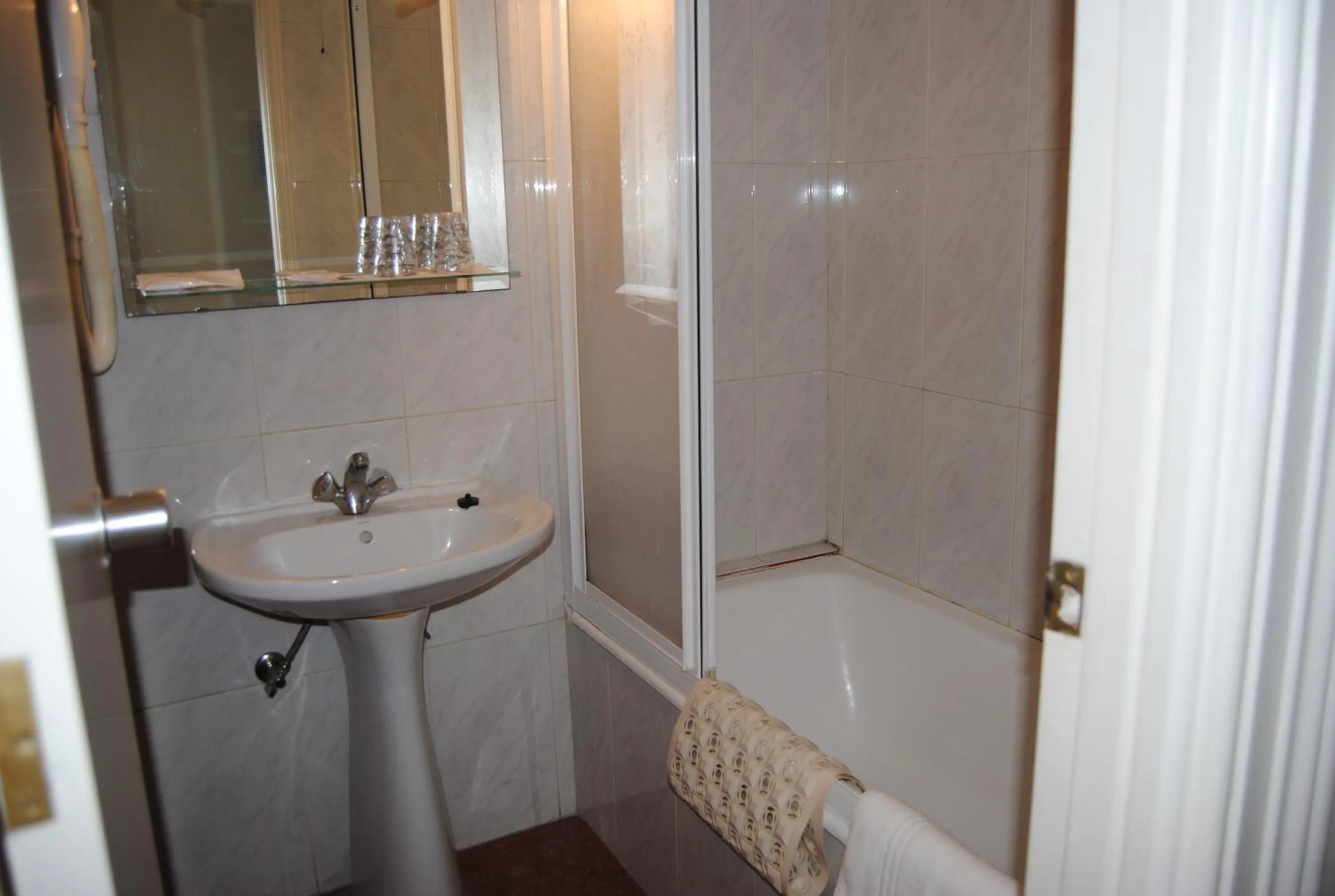 Bathroom in Hotel Peninsular- Porto