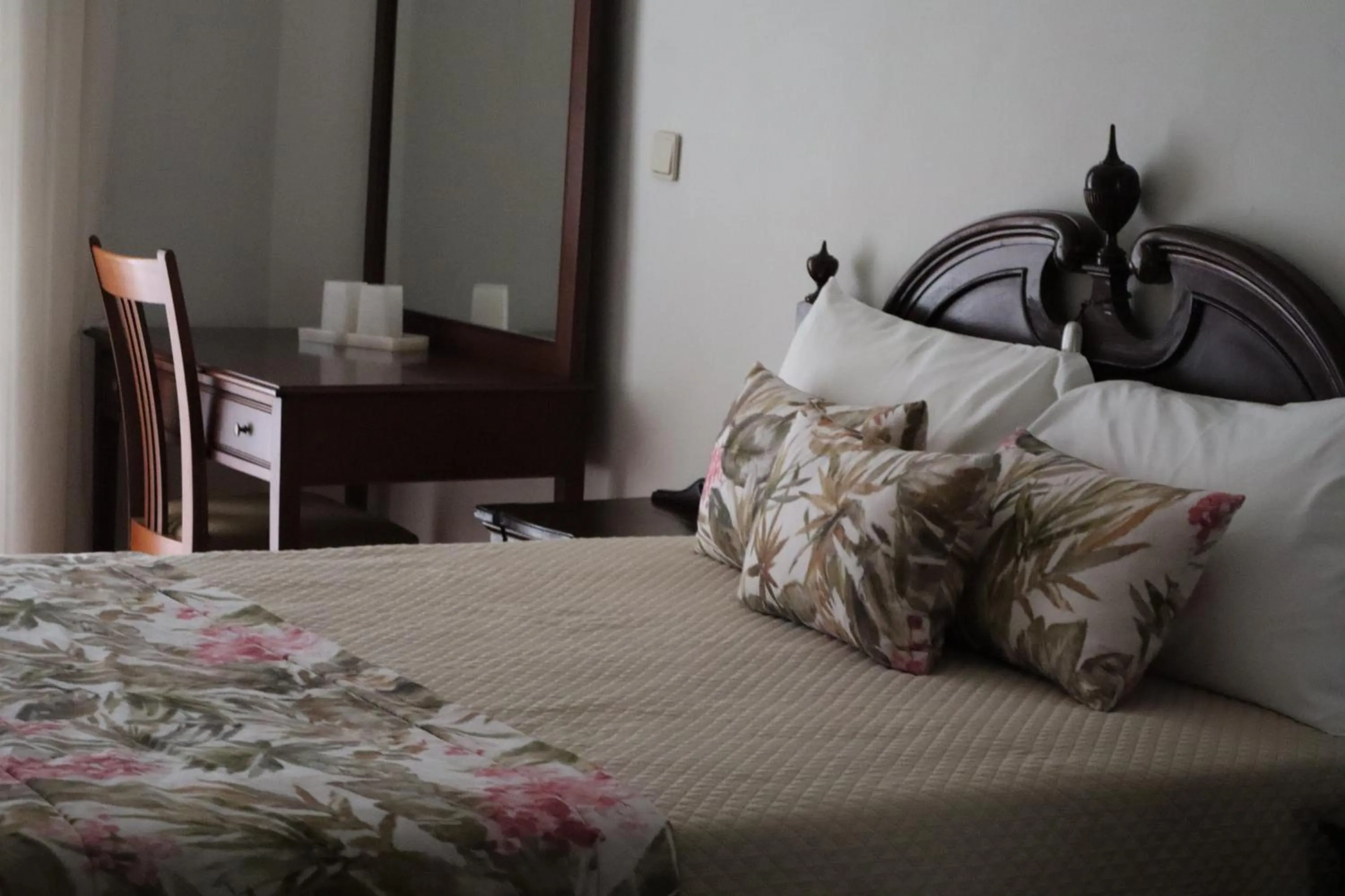 Bedroom, Bed in Hotel Peninsular- Porto