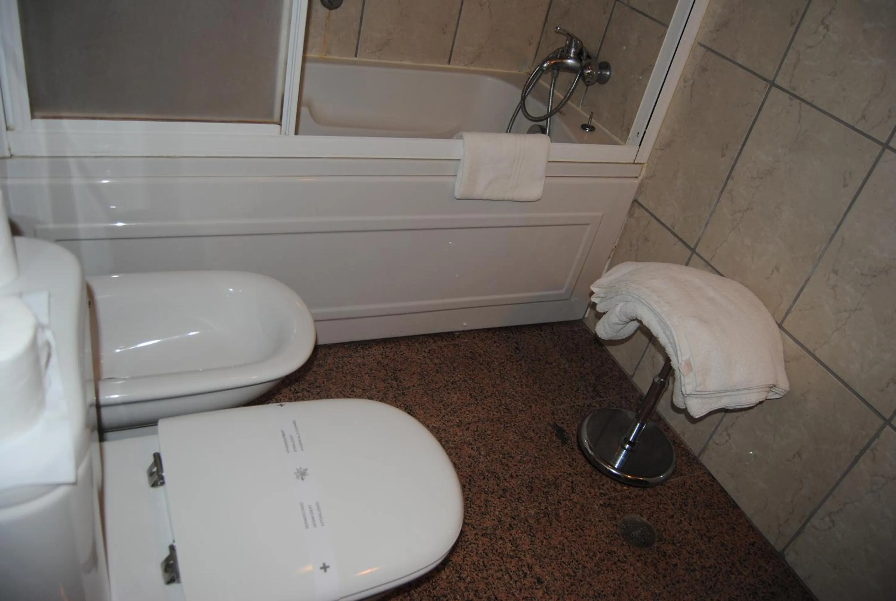 Bathroom in Hotel Peninsular- Porto