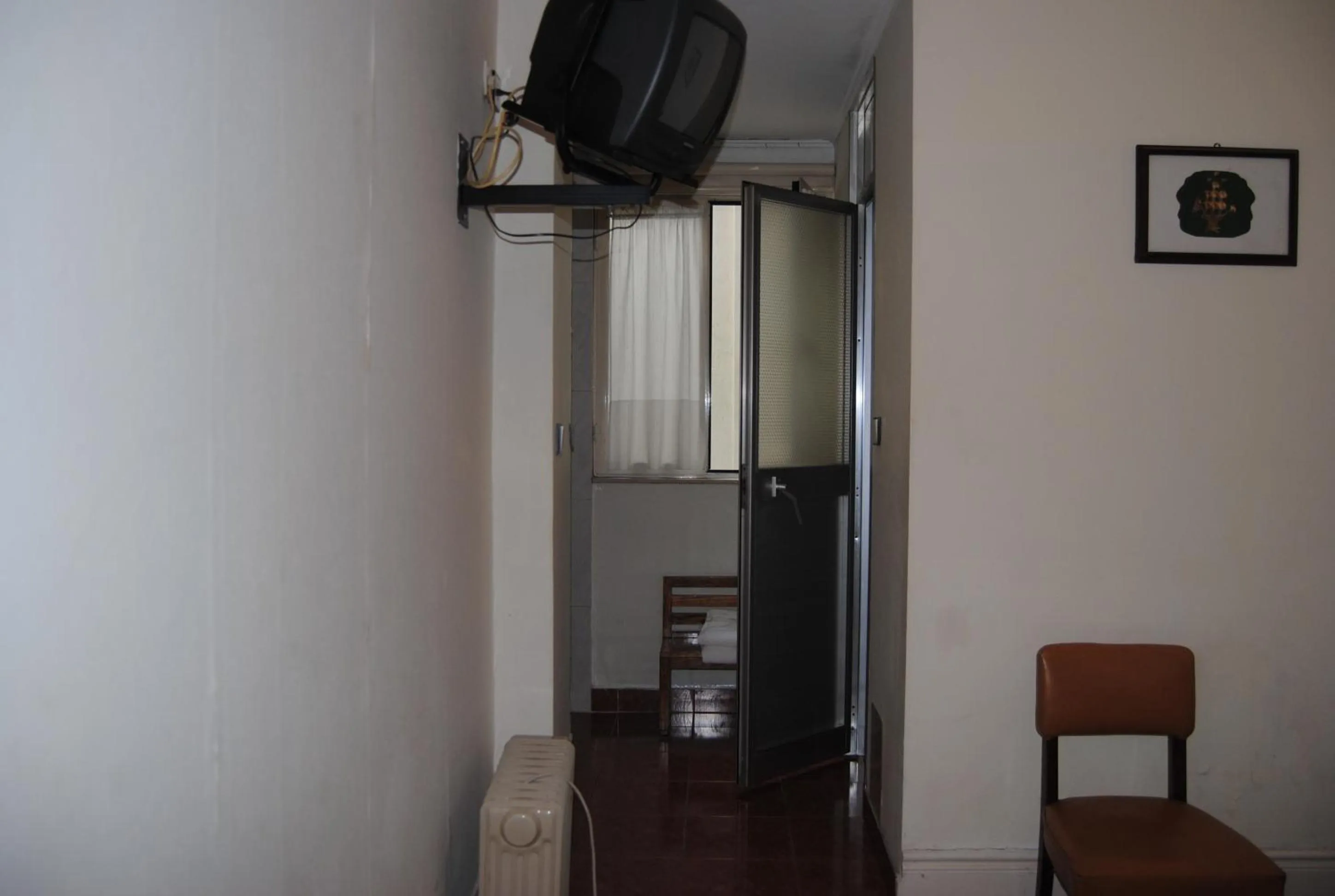 TV and multimedia in Hotel Peninsular- Porto