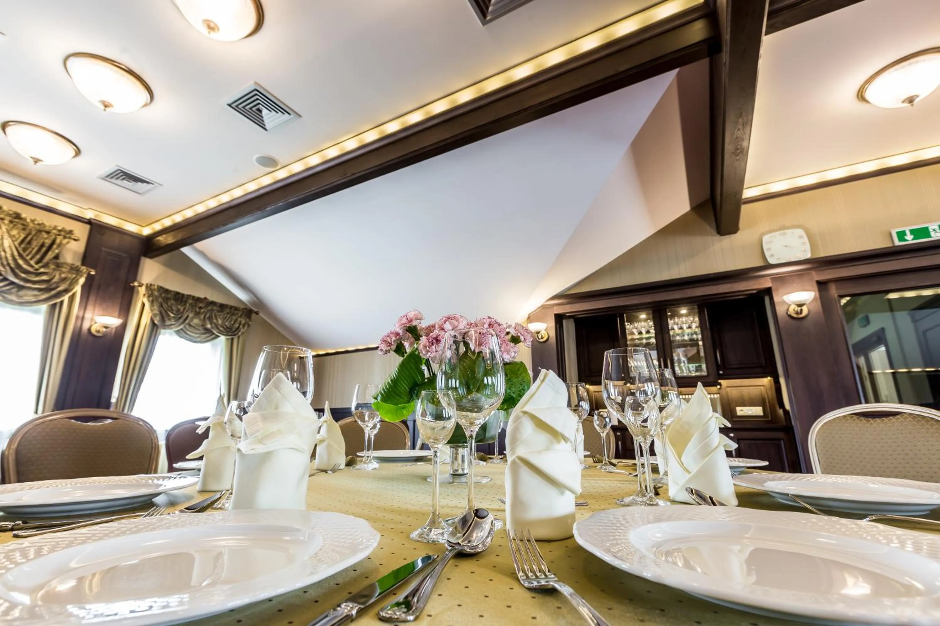 Restaurant/places to eat in Hotel Krzyski