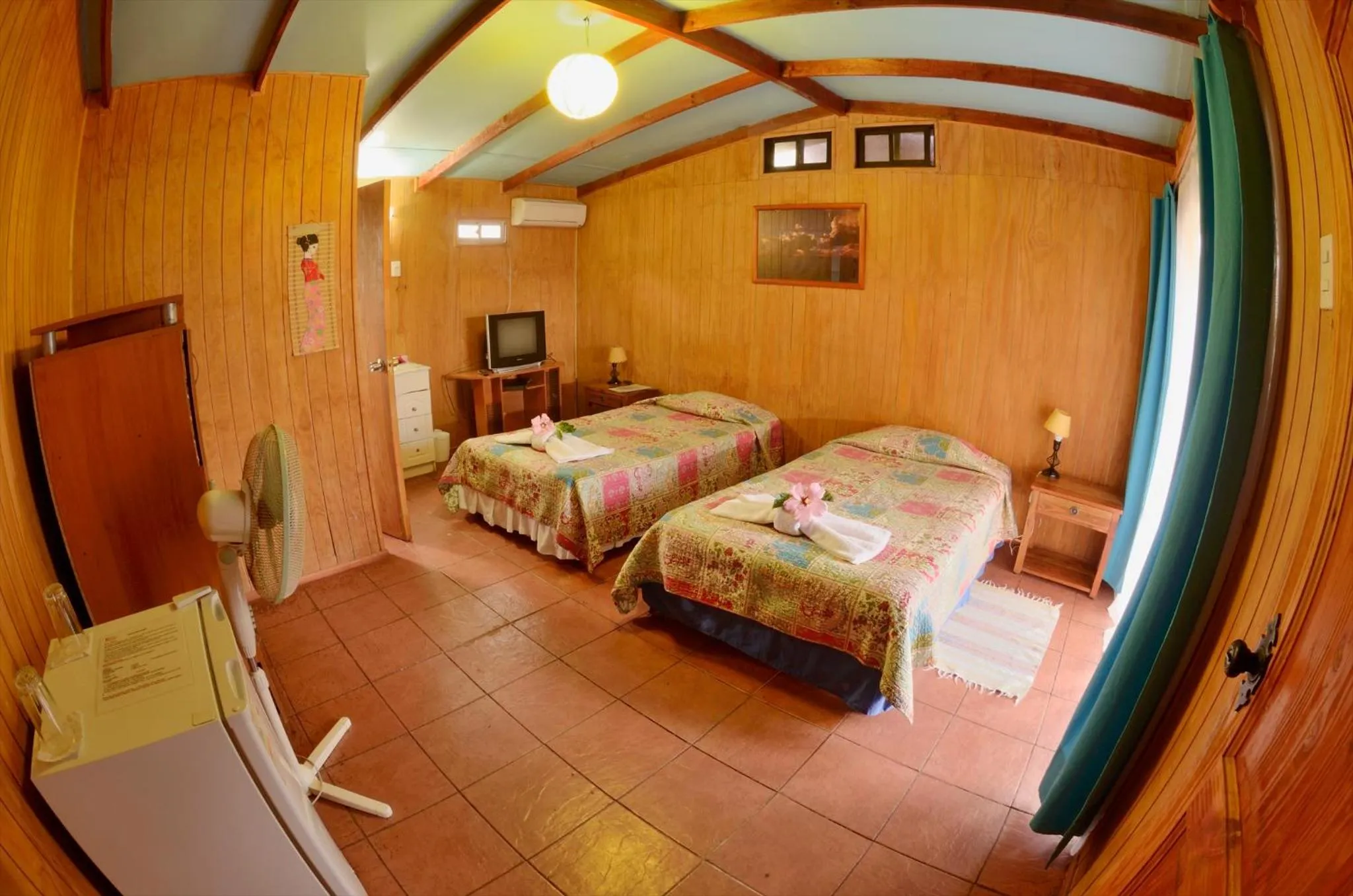 Bed in Kaimana Inn Rapa Nui