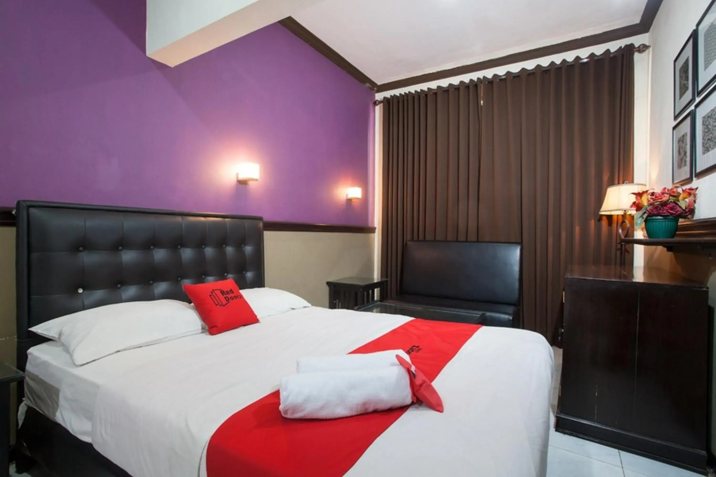 Suite in RedDoorz @ Urip Sumoharjo Suite in RedDoorz @ Urip Sumoharjo