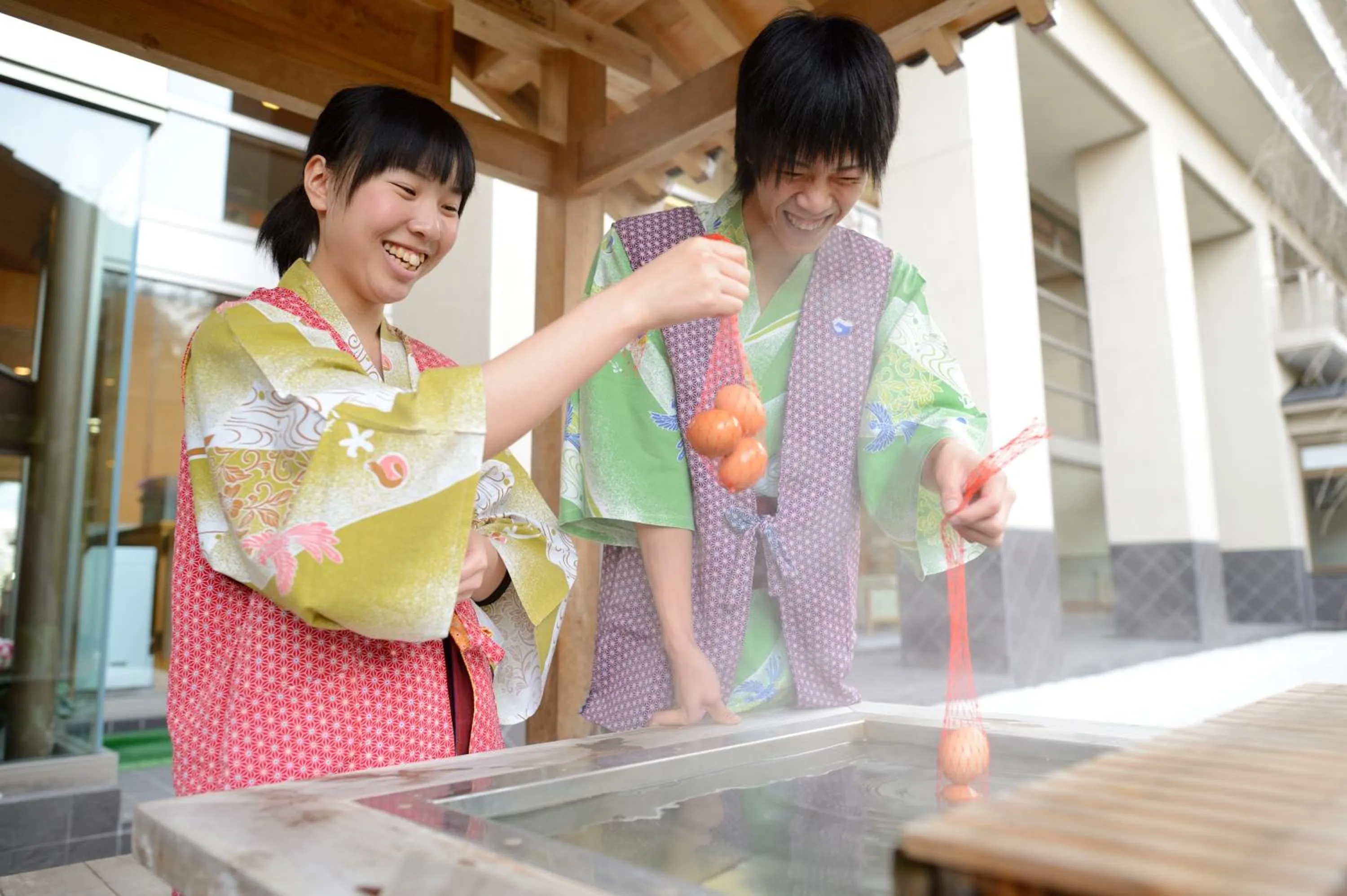 Guests in Iizaka Onsen Surikamitei Ohtori