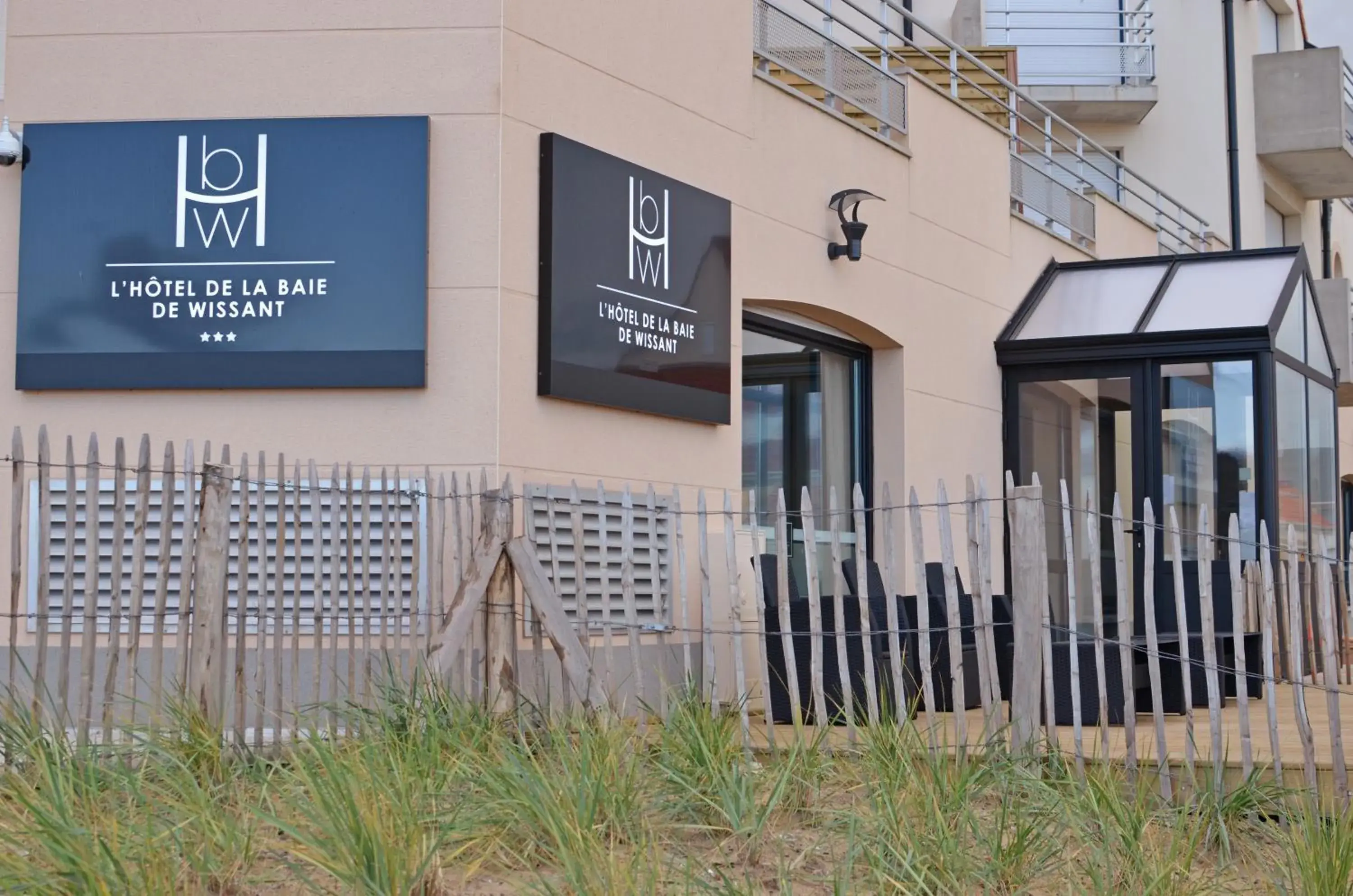 Facade/entrance in Logis- Hôtel de la Baie de Wissant & Appartements Facade/entrance in Logis- Hôtel de la Baie de Wissant & Appartements