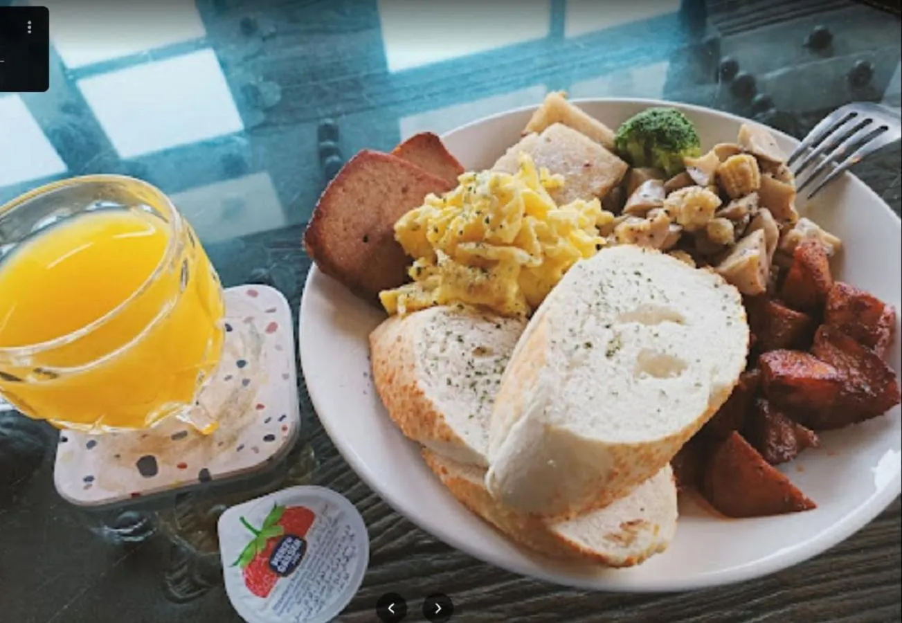 Breakfast in Rose Villa