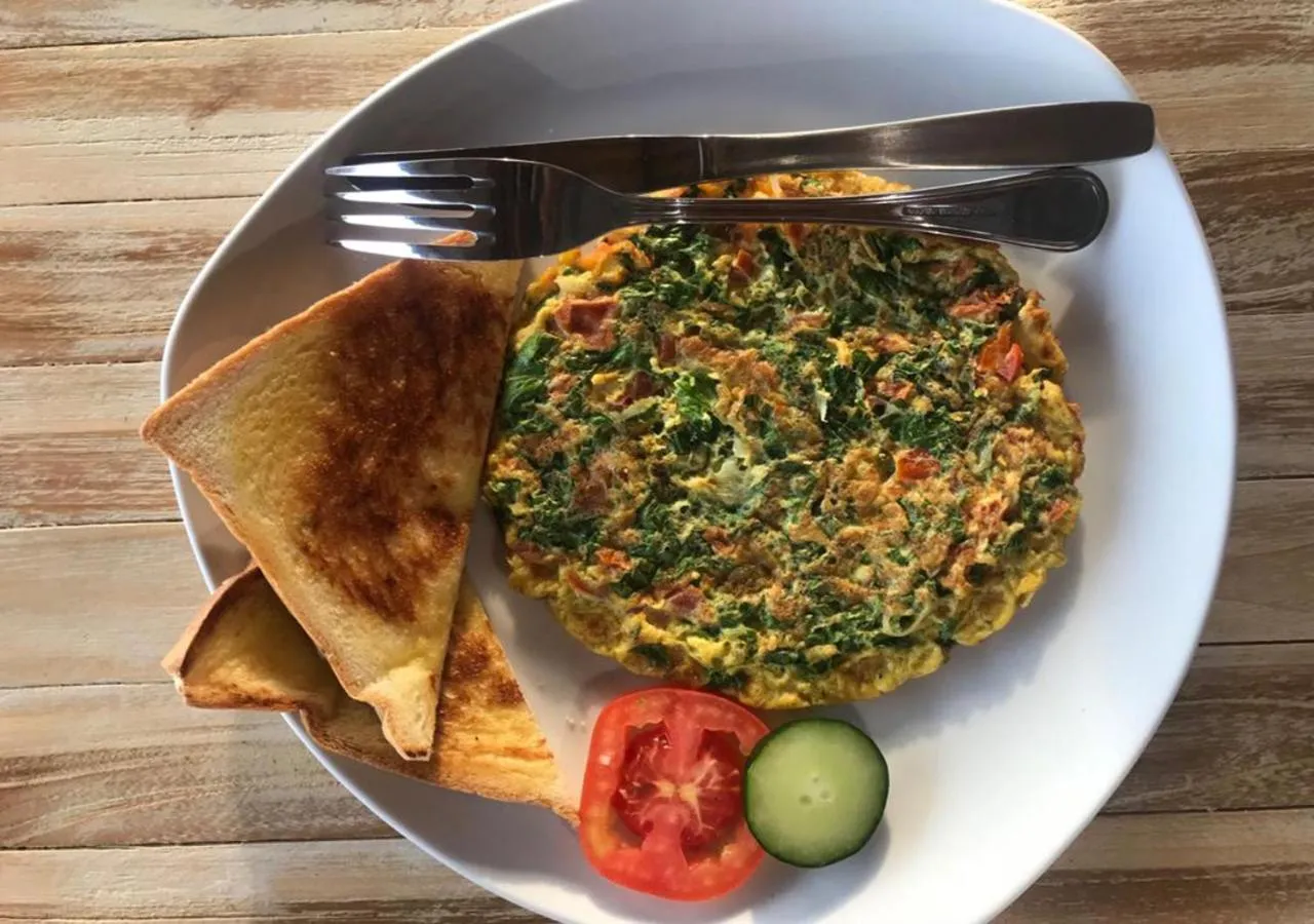 Breakfast in Daphila Cottage