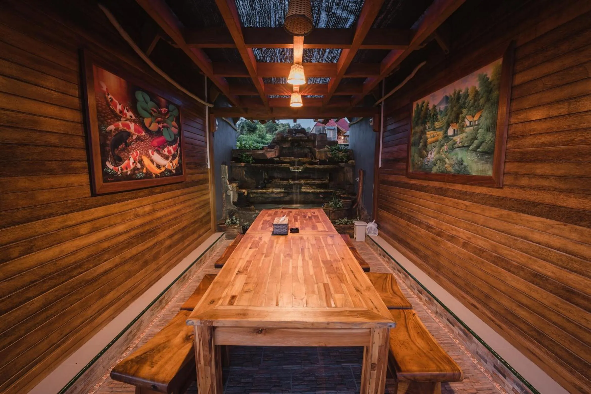 Restaurant/places to eat in Daphila Cottage