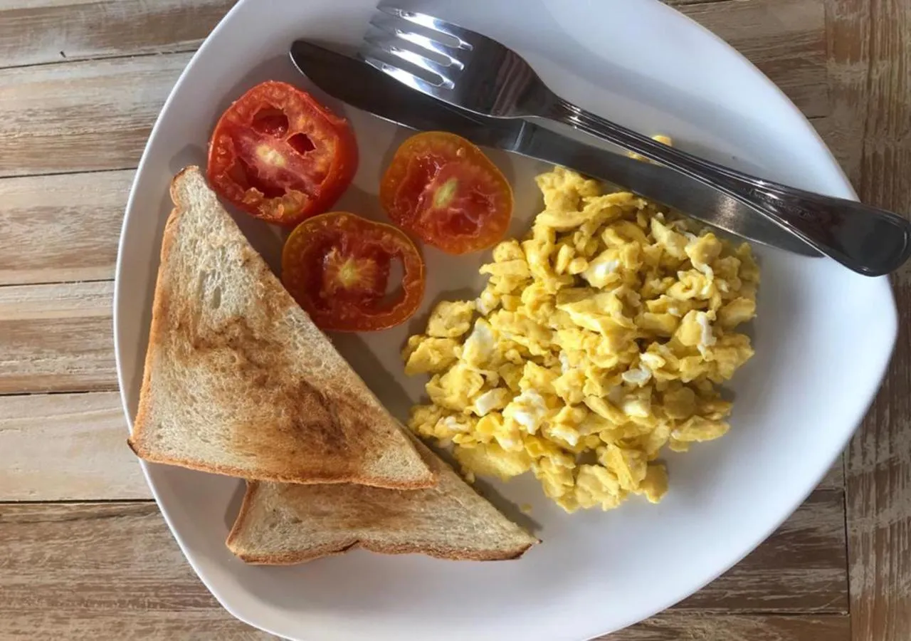 Breakfast in Daphila Cottage