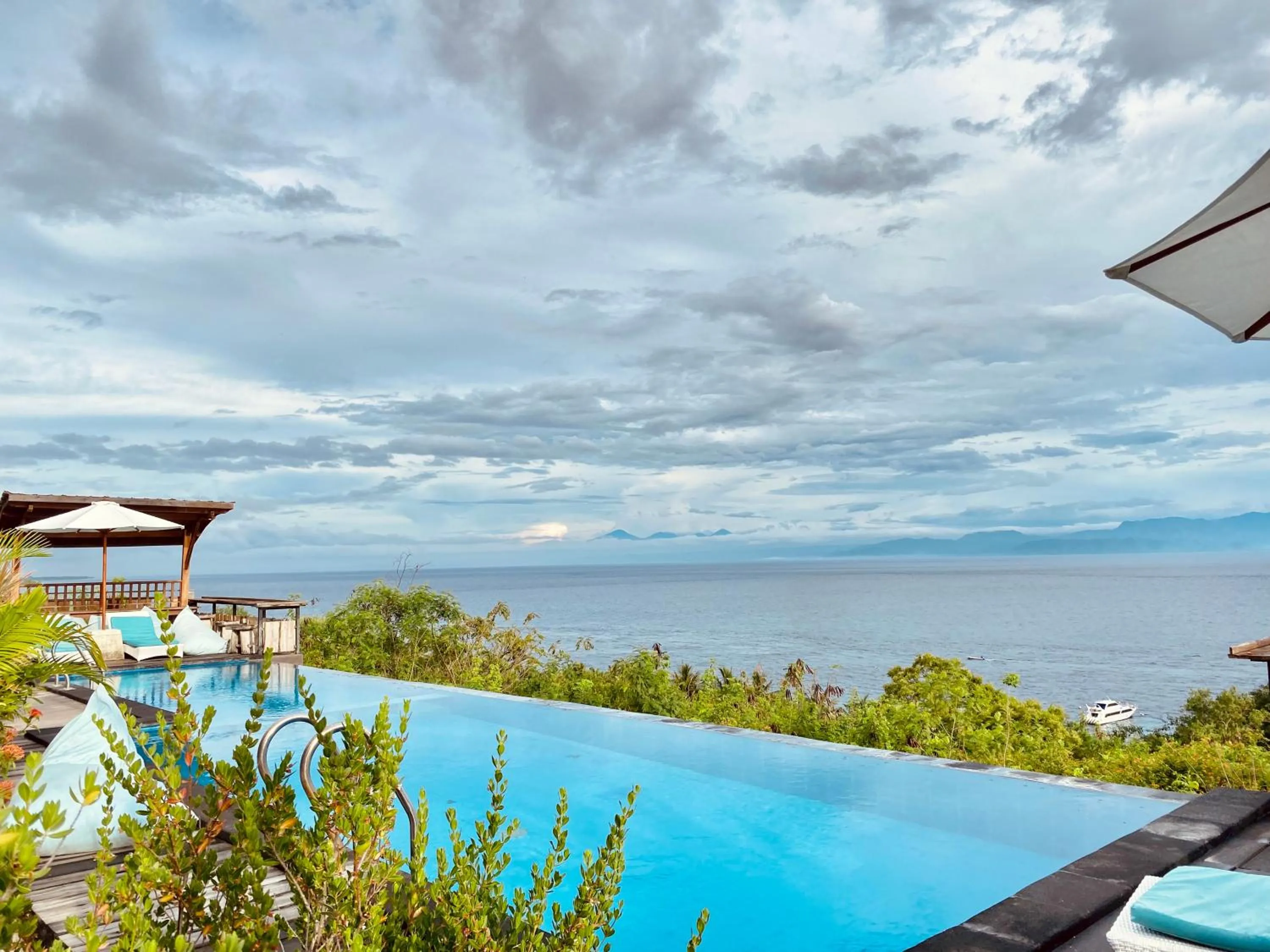 Day in Daphila Cottage