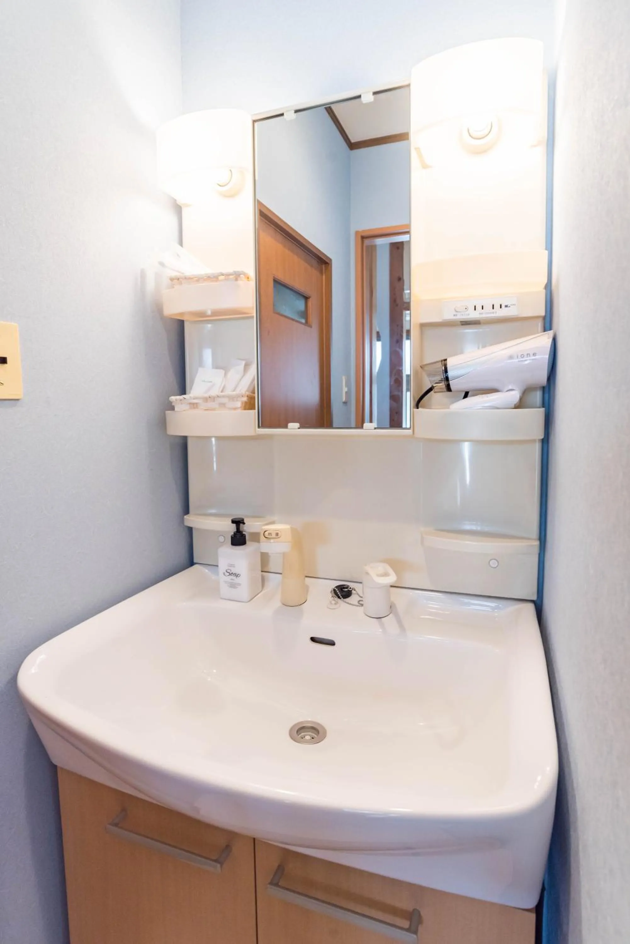 Bathroom in Tino Kawara