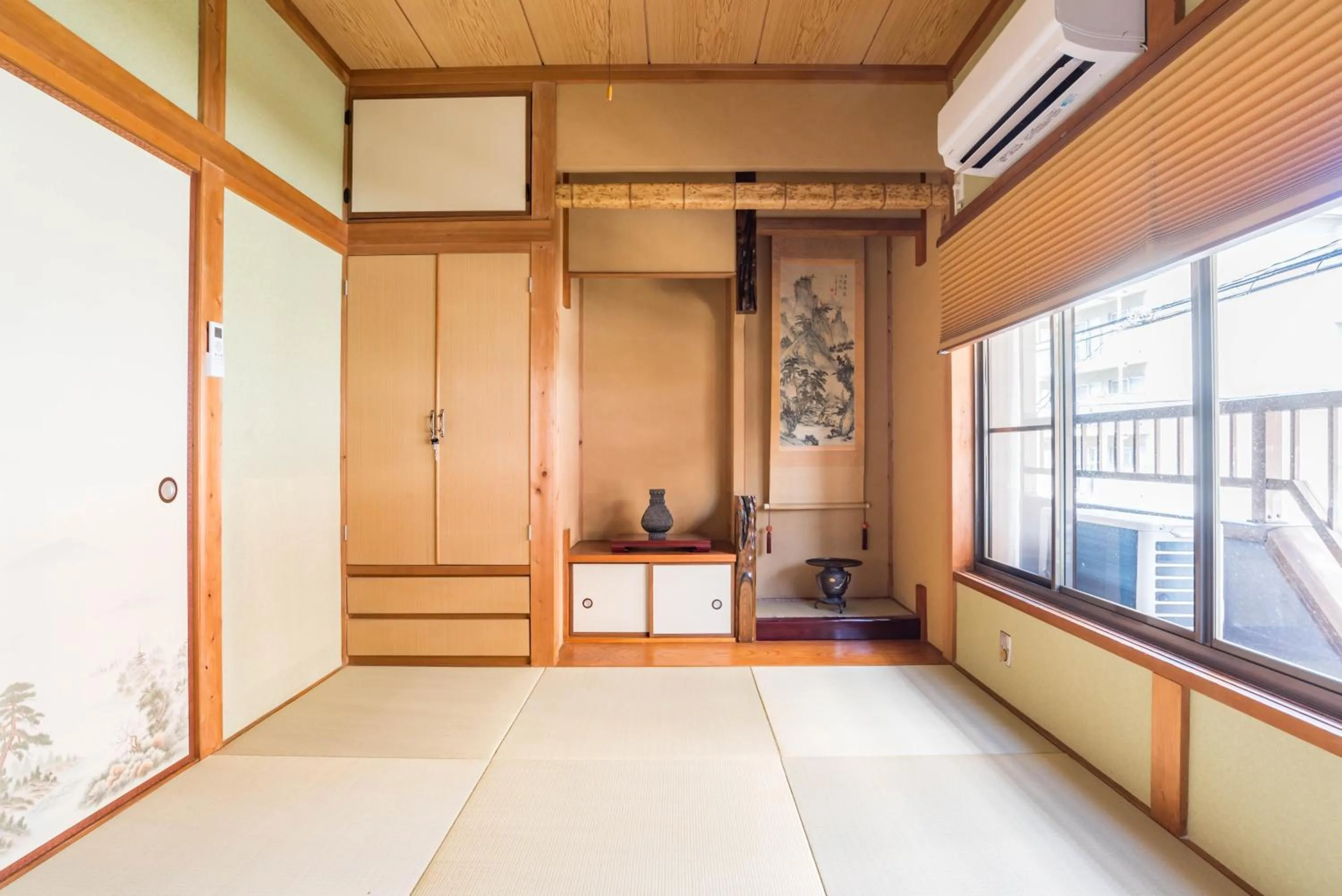 Bedroom in Tino Kawara