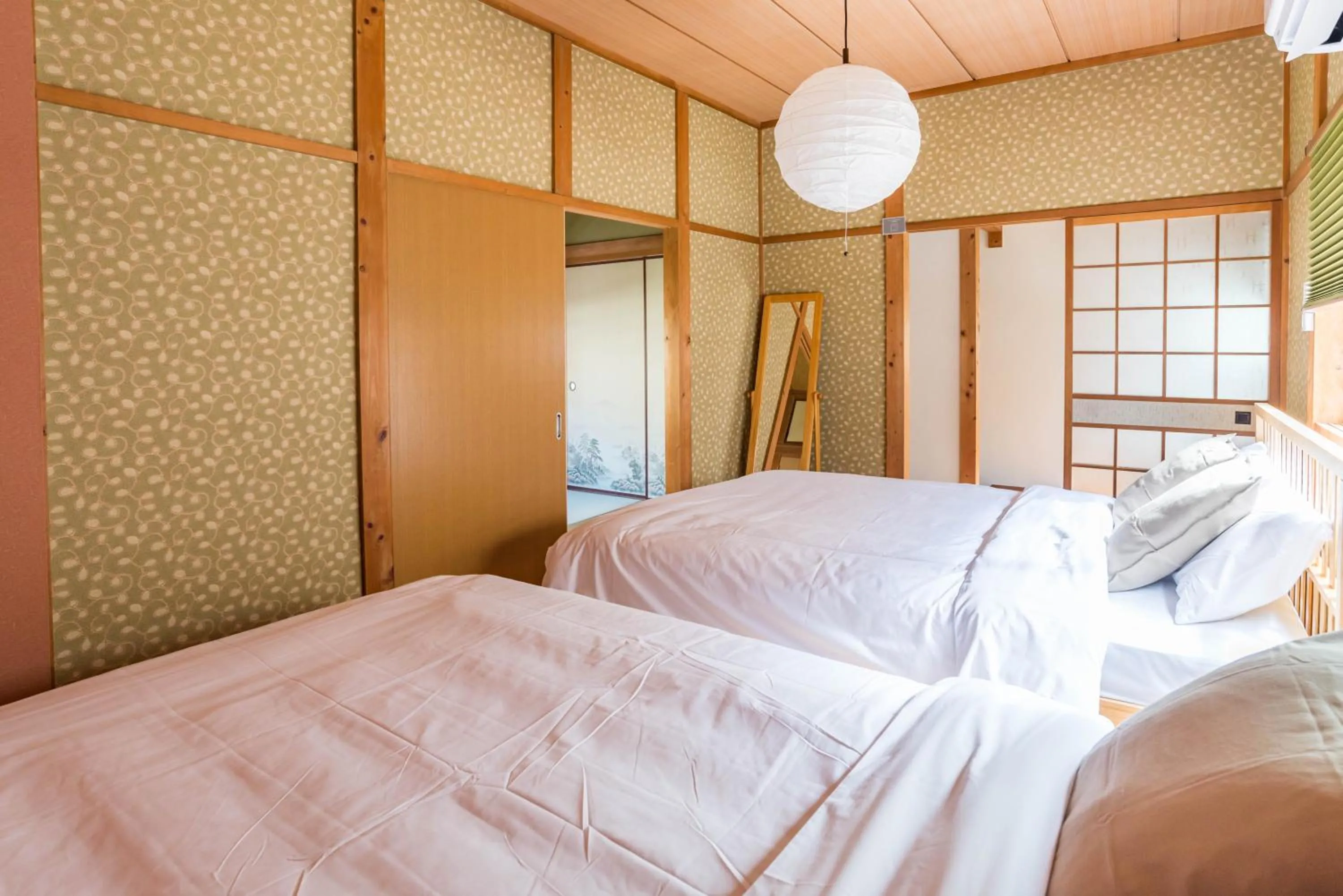Bedroom, Bed in Tino Kawara