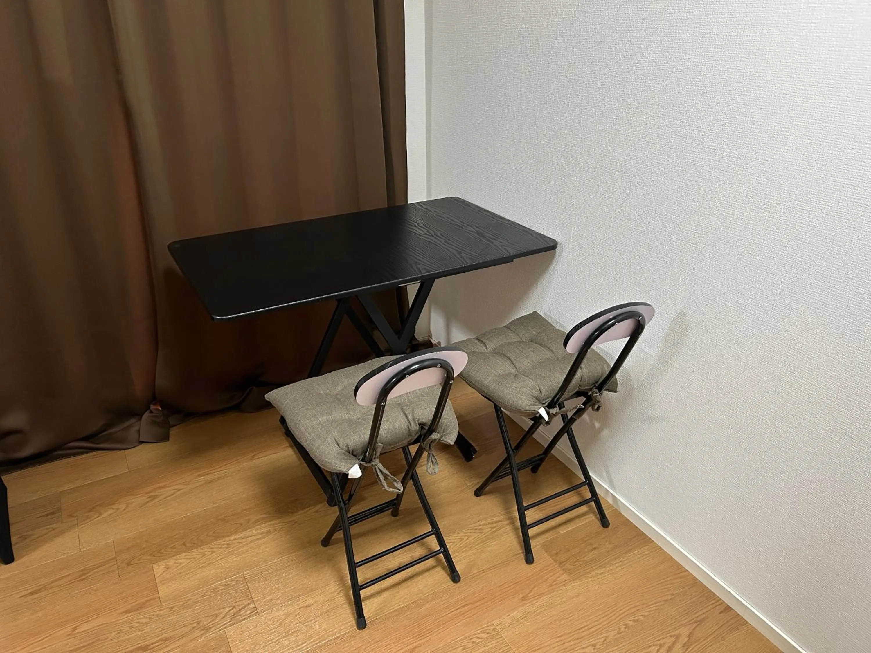 Dining area in Guest House ZEN HAKATA Ohori Park 1