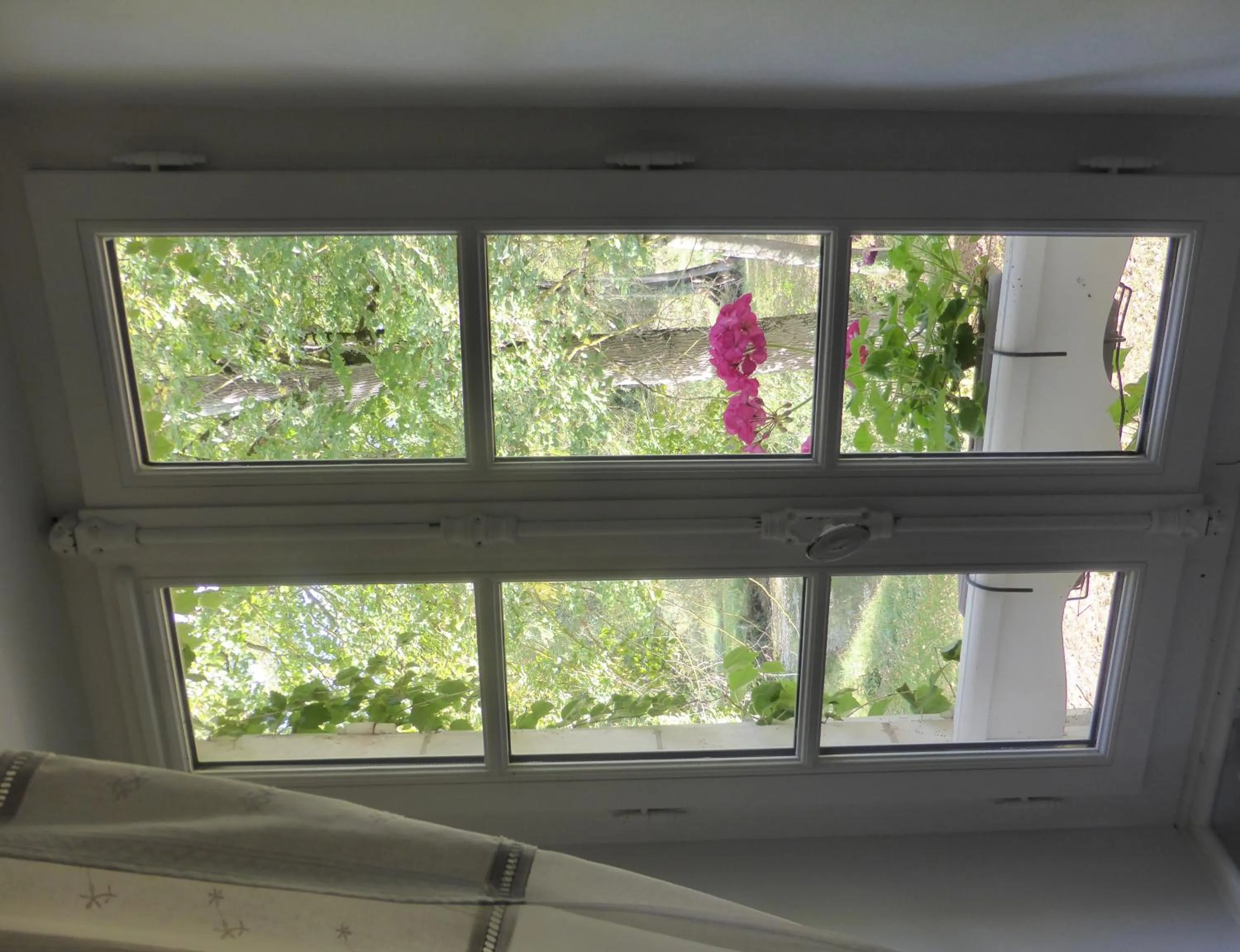 Garden view in Le Parc des Aubiers